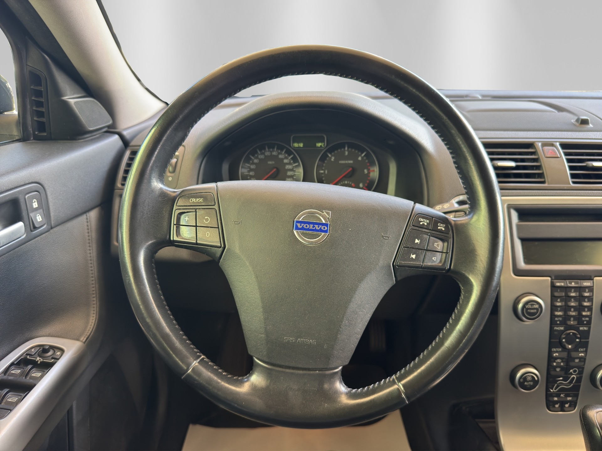 VOLVO V50 D5 Summum Geartronic-image-9