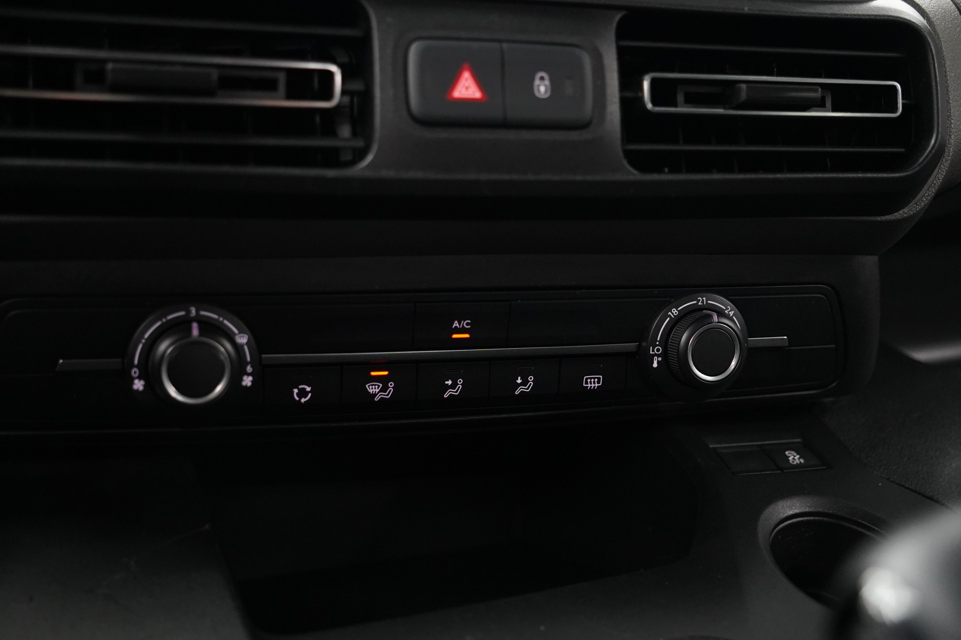 PEUGEOT Rifter Long 1.2 PureTech Active-image-26