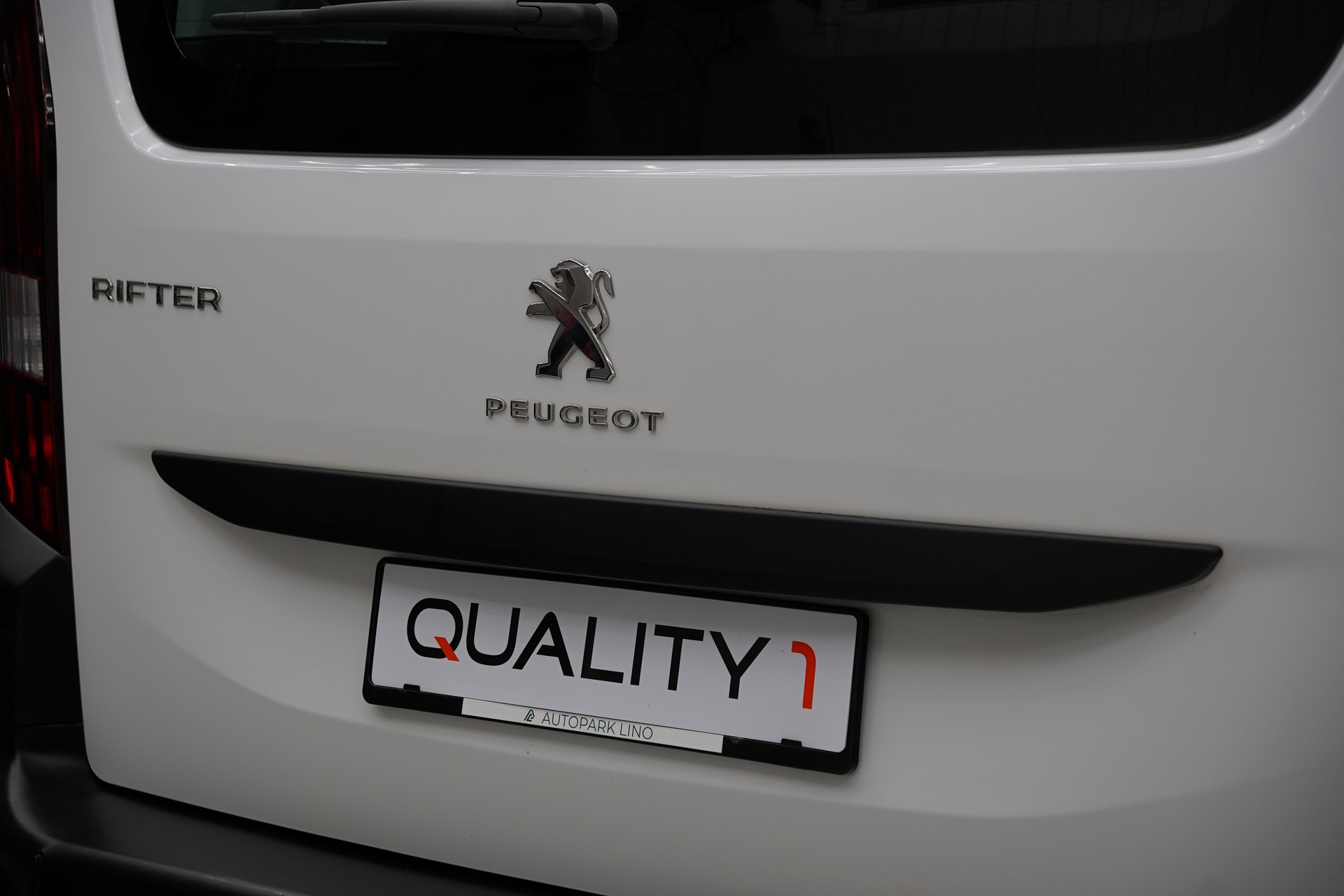 PEUGEOT Rifter Long 1.2 PureTech Active-image-11