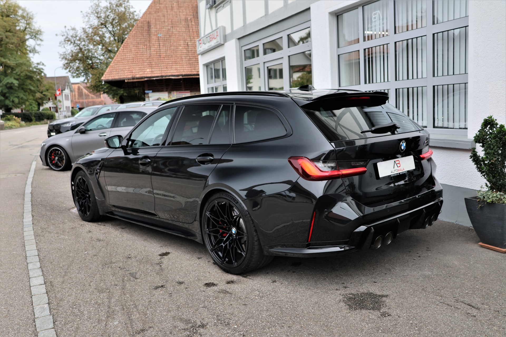 BMW M3 Touring xDrive Competition M-image-7