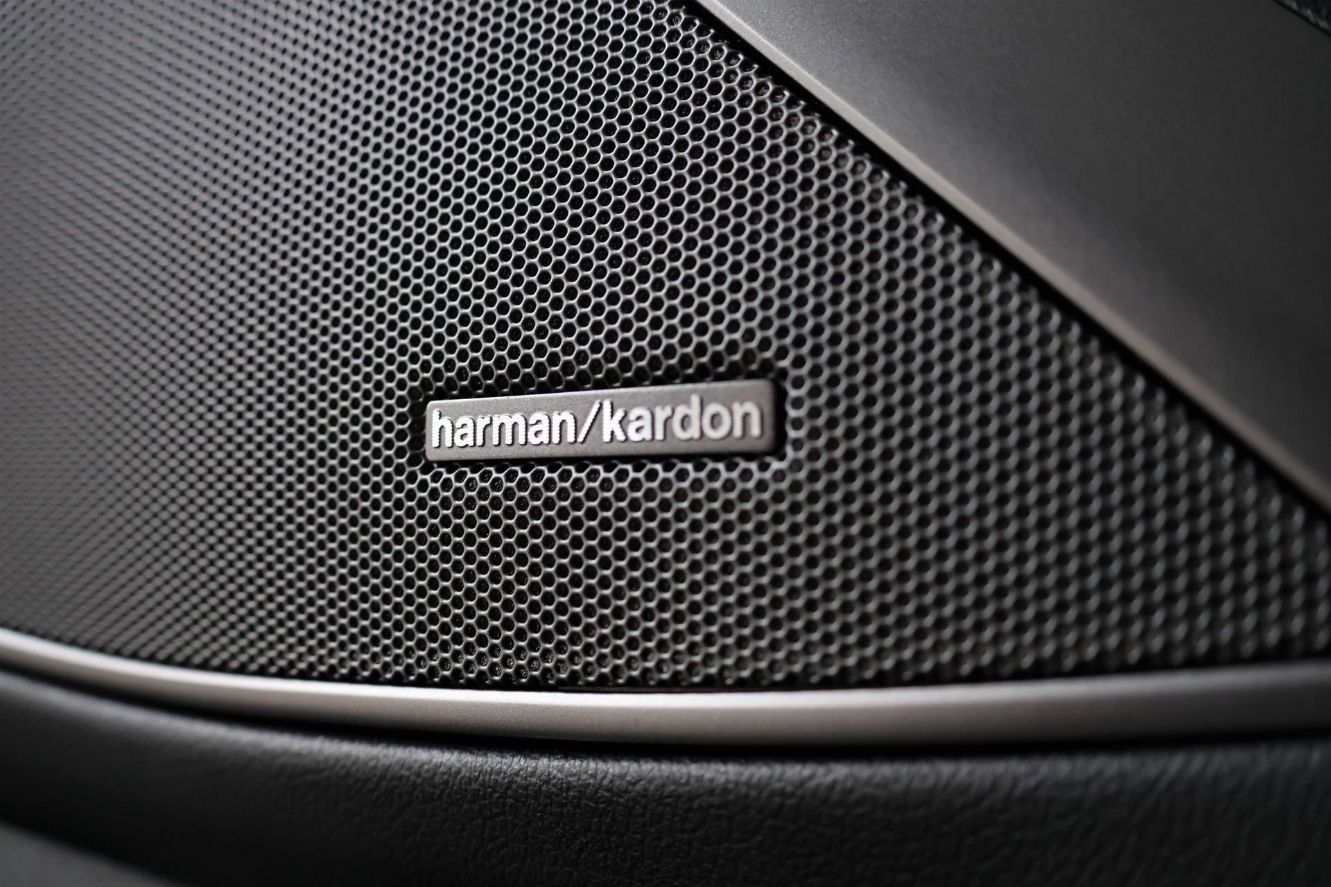 BMW M3 Touring xDrive Competition M-image-13