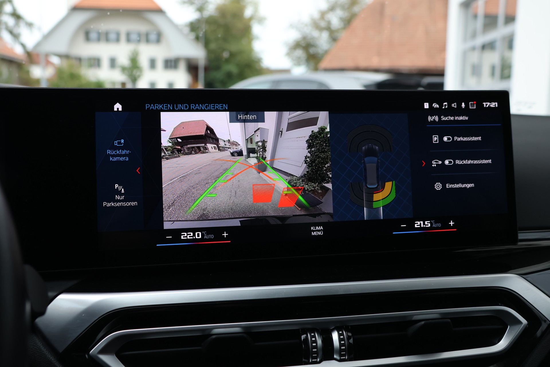 BMW M3 Touring xDrive Competition M-image-25