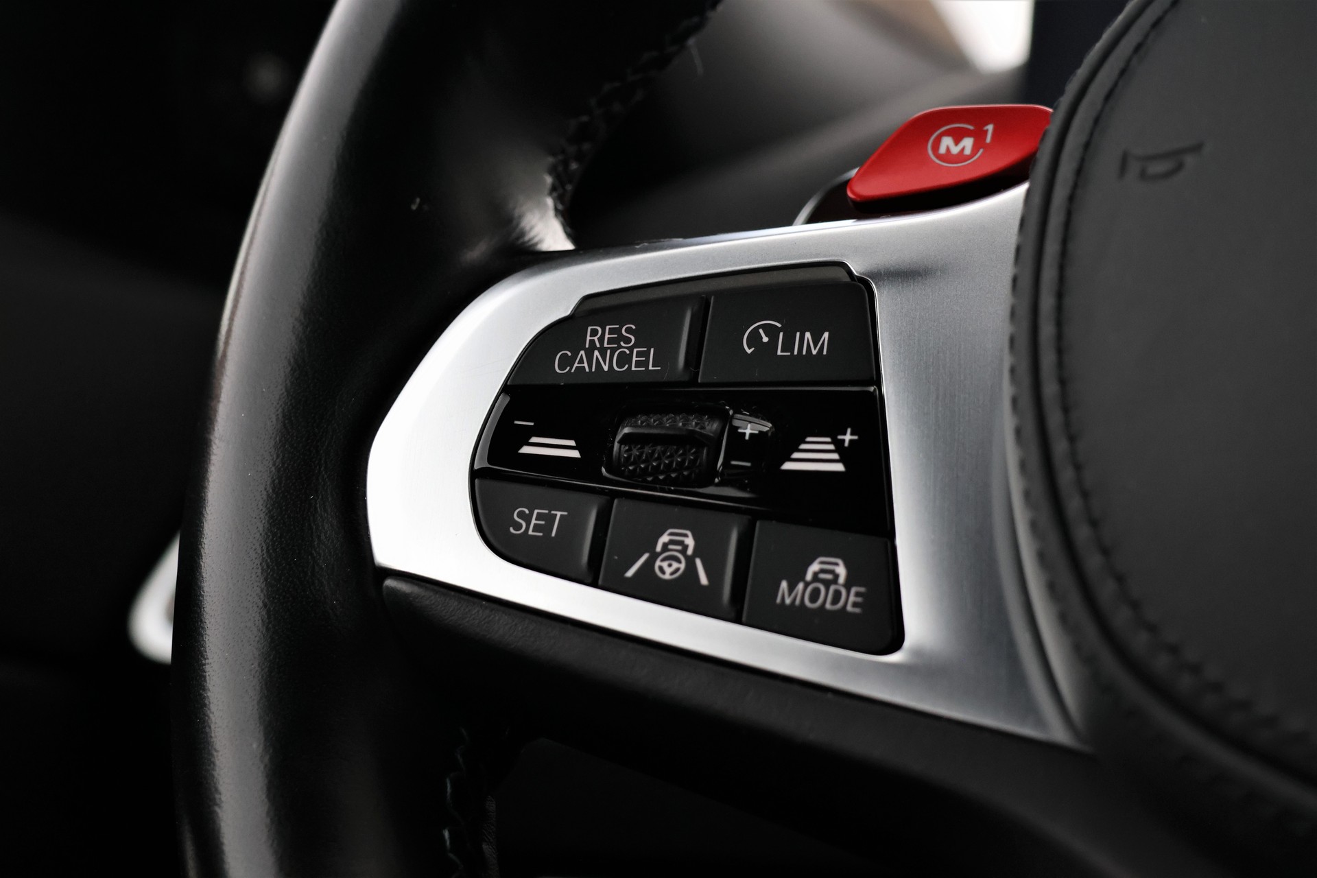 BMW M3 Touring xDrive Competition M-image-18