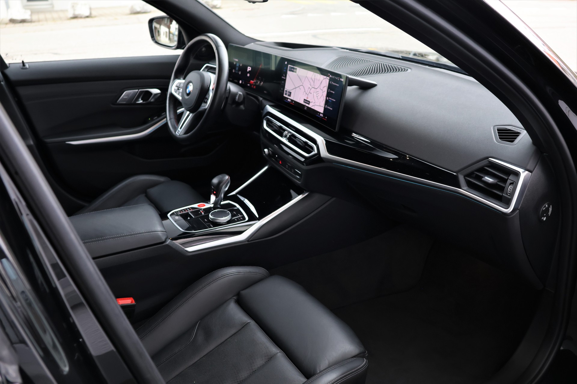 BMW M3 Touring xDrive Competition M-image-21
