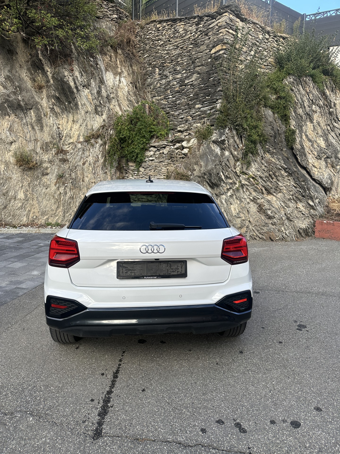 AUDI 2.0 40 TFSI Advanced Attraction quattro S-Tronic-image-2