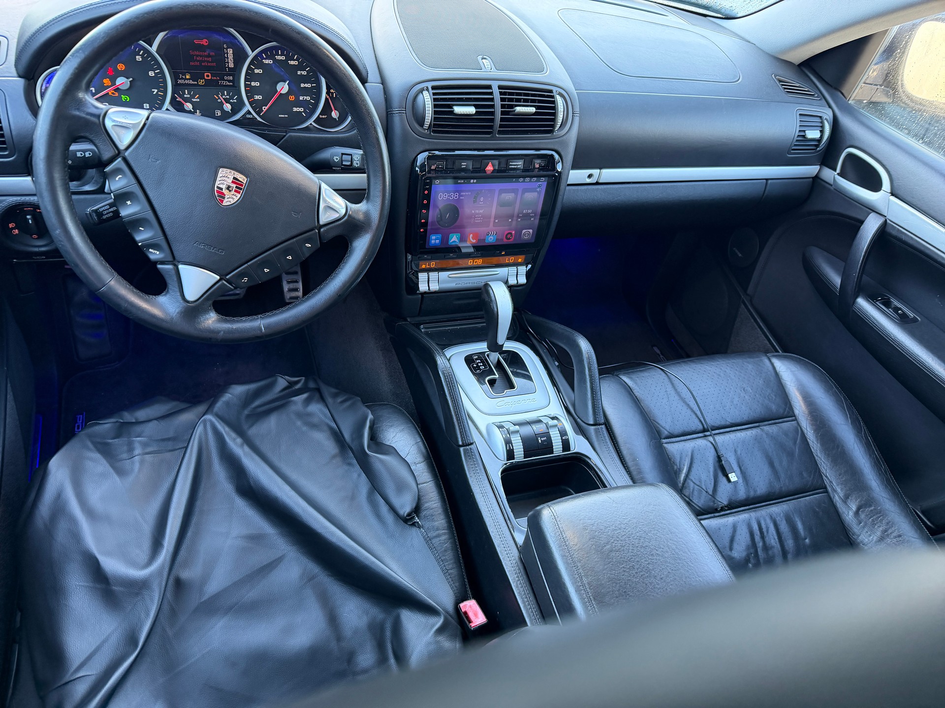 PORSCHE Cayenne Turbo-image-4