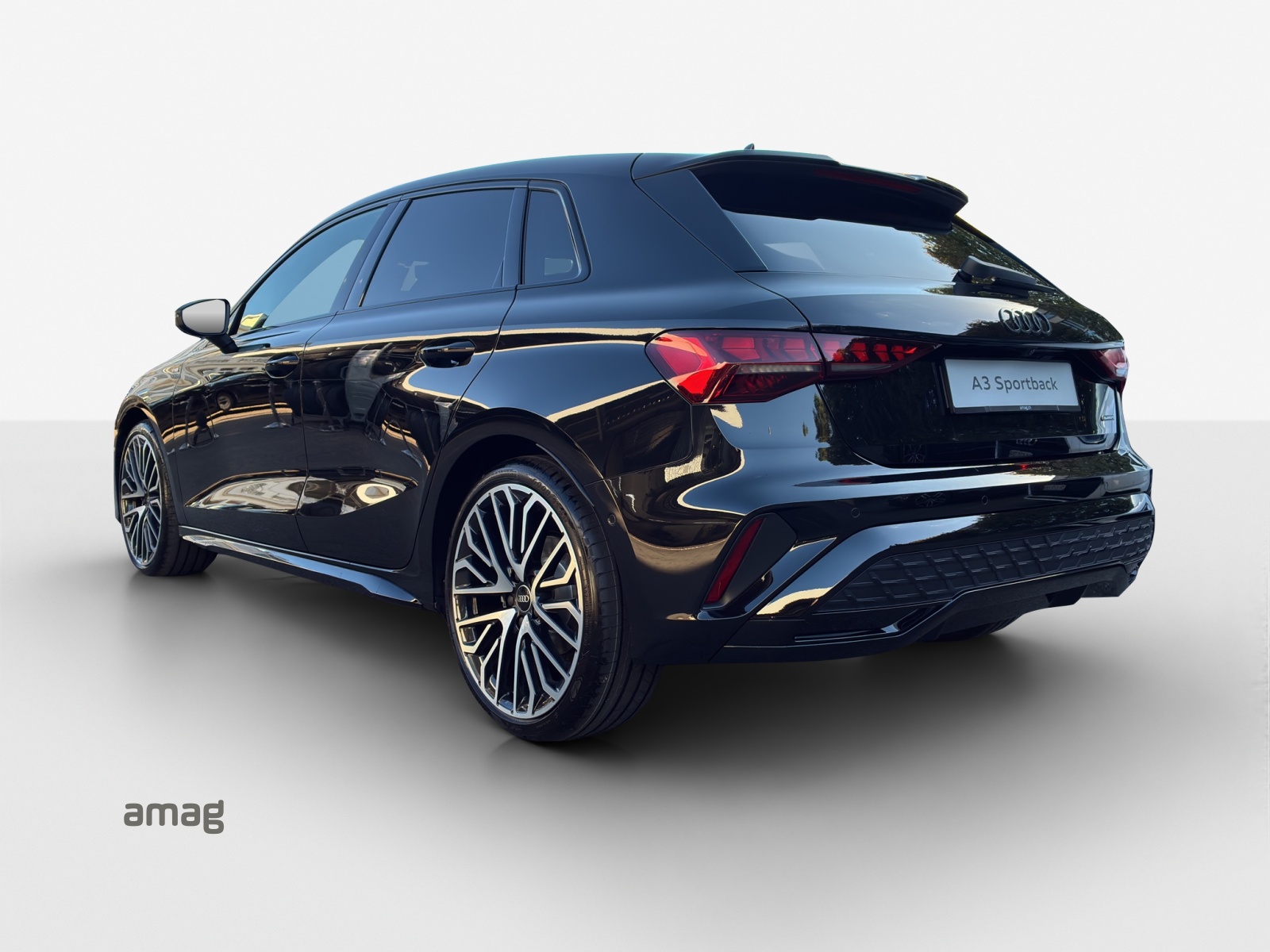 AUDI A3 Sportback TFSI 150 kW quattro S line S tronic-showroom-element-2
