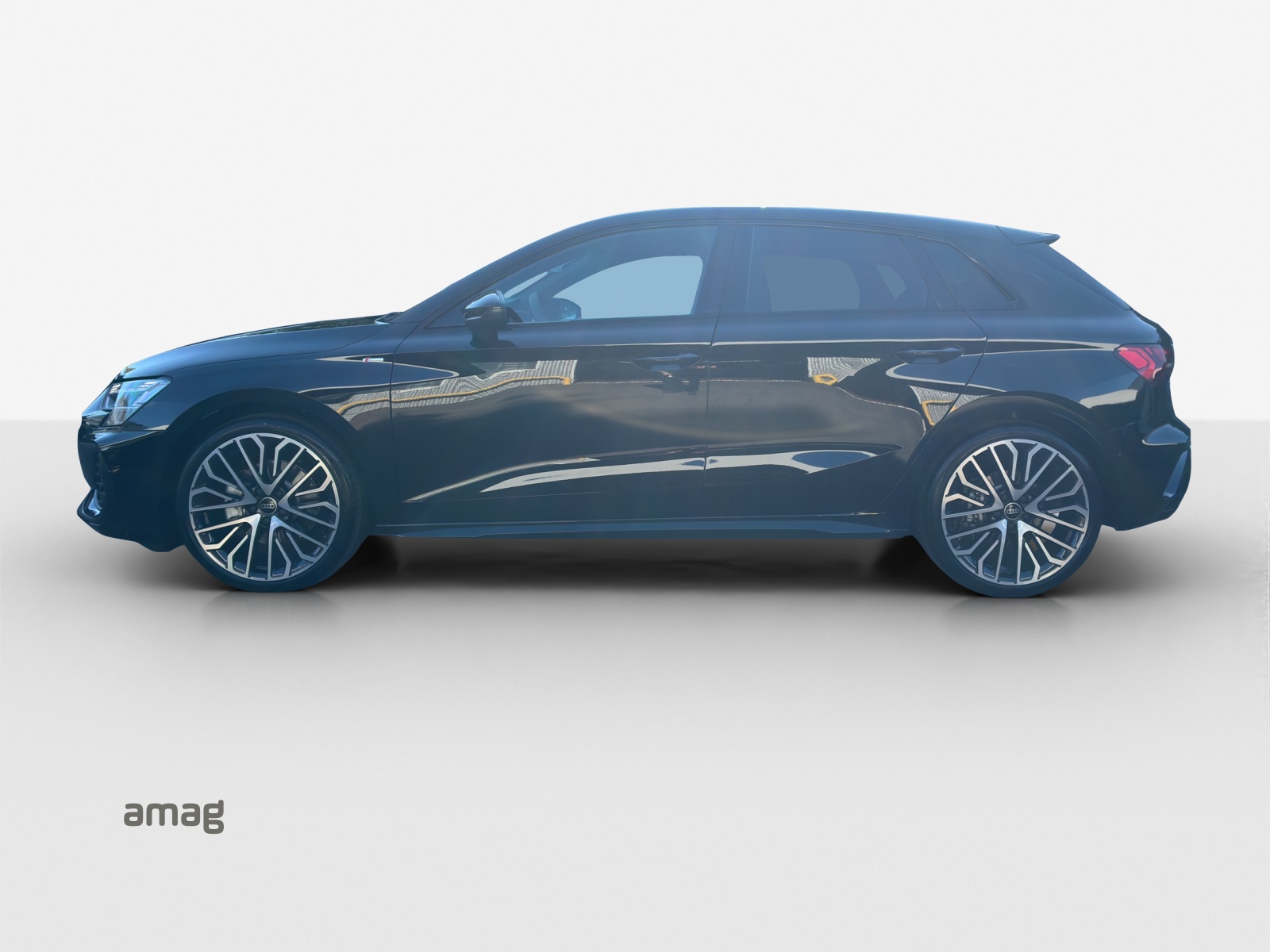 AUDI A3 Sportback TFSI 150 kW quattro S line S tronic-showroom-element-1