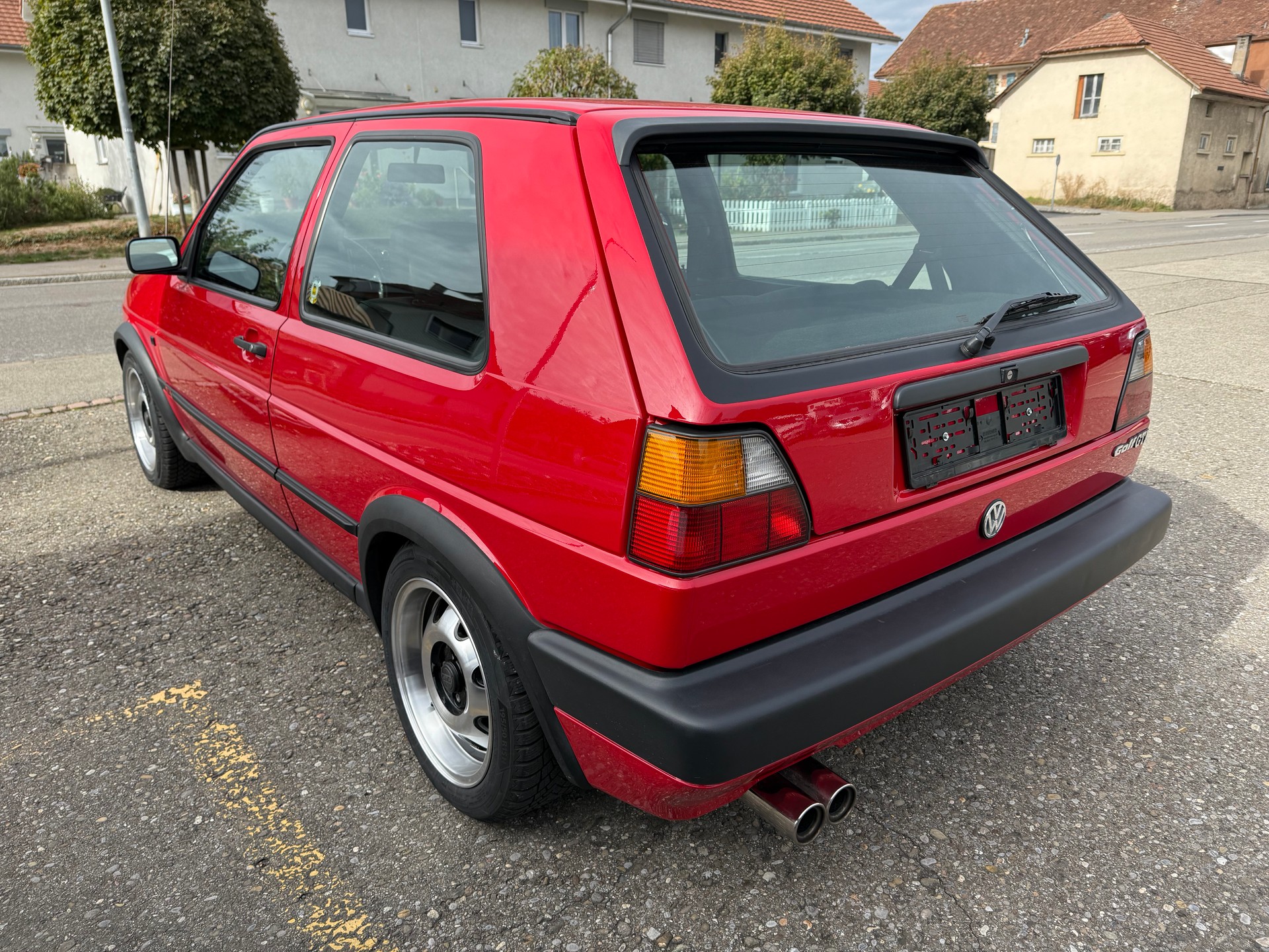 VW Golf GTI-image-3