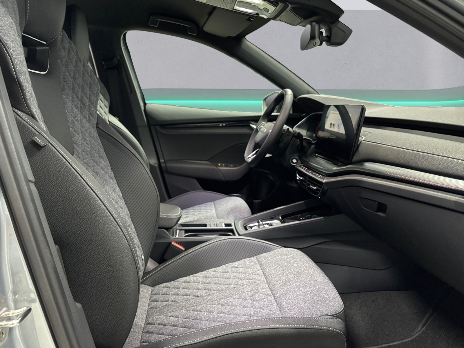 SKODA Octavia Combi 1.5 TSI mHEV DSG Dynamic-image-10