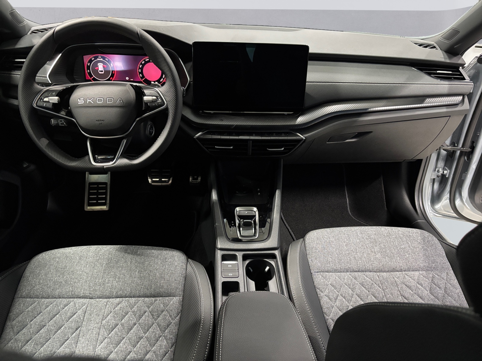 SKODA Octavia Combi 1.5 TSI mHEV DSG Dynamic-image-9