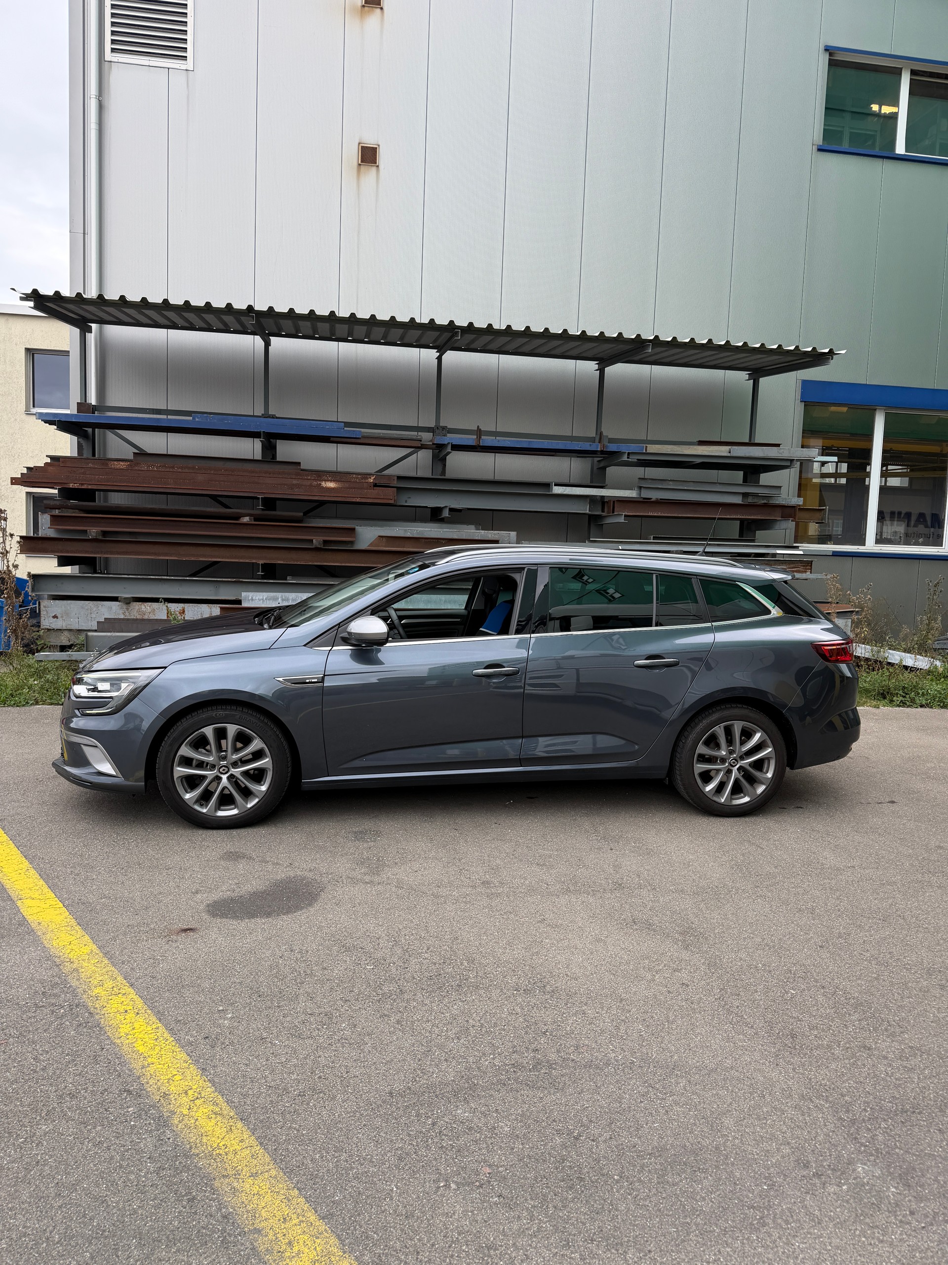 RENAULT Mégane Grandtour 1.3 16V Turbo GT Line EDC-image-3