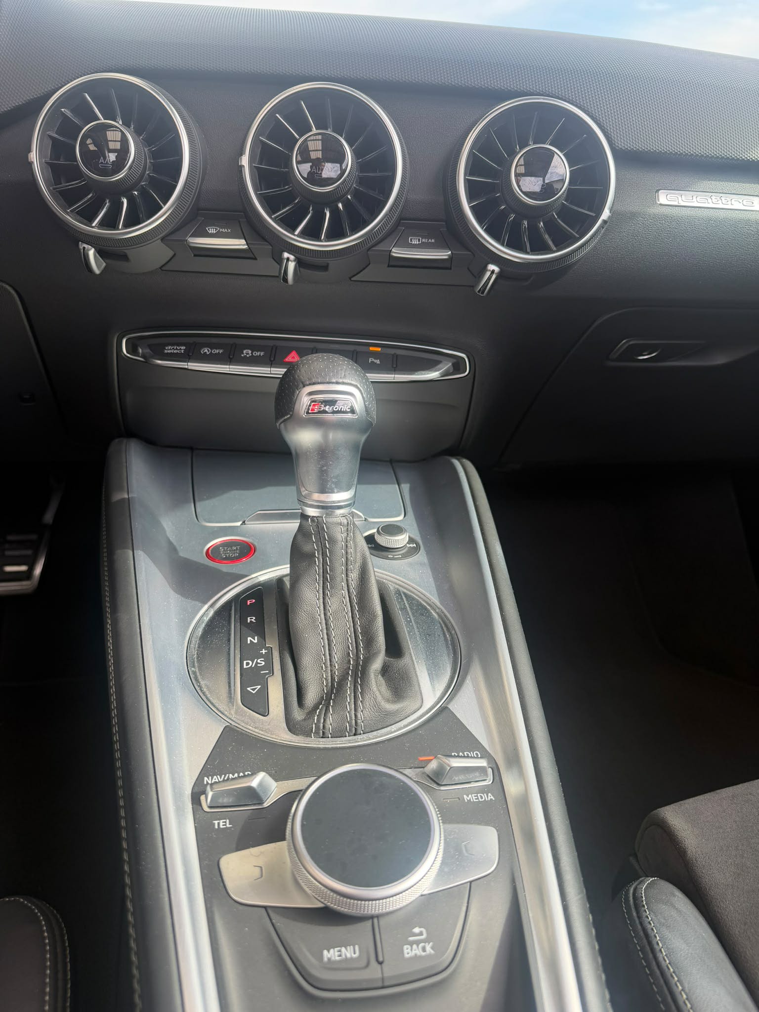 AUDI TT Roadster TTS S-tronic quattro-image-9
