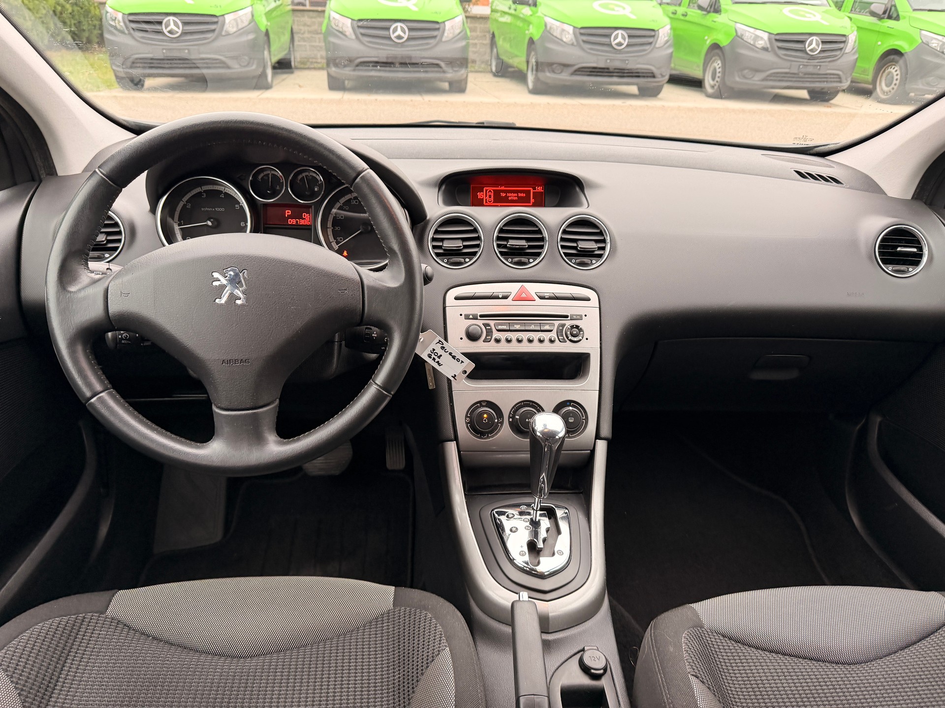 PEUGEOT 308 1.6 16V VTI Lion Edition Automatic-image-4