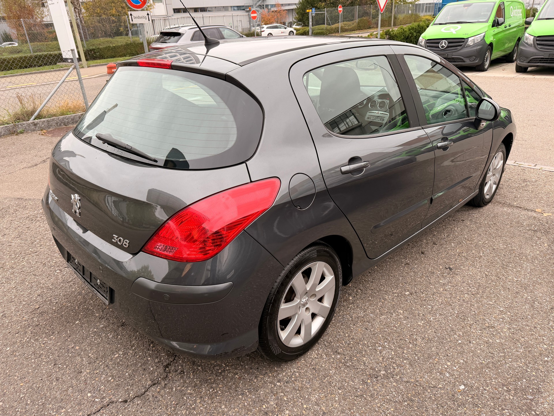 PEUGEOT 308 1.6 16V VTI Lion Edition Automatic-image-3