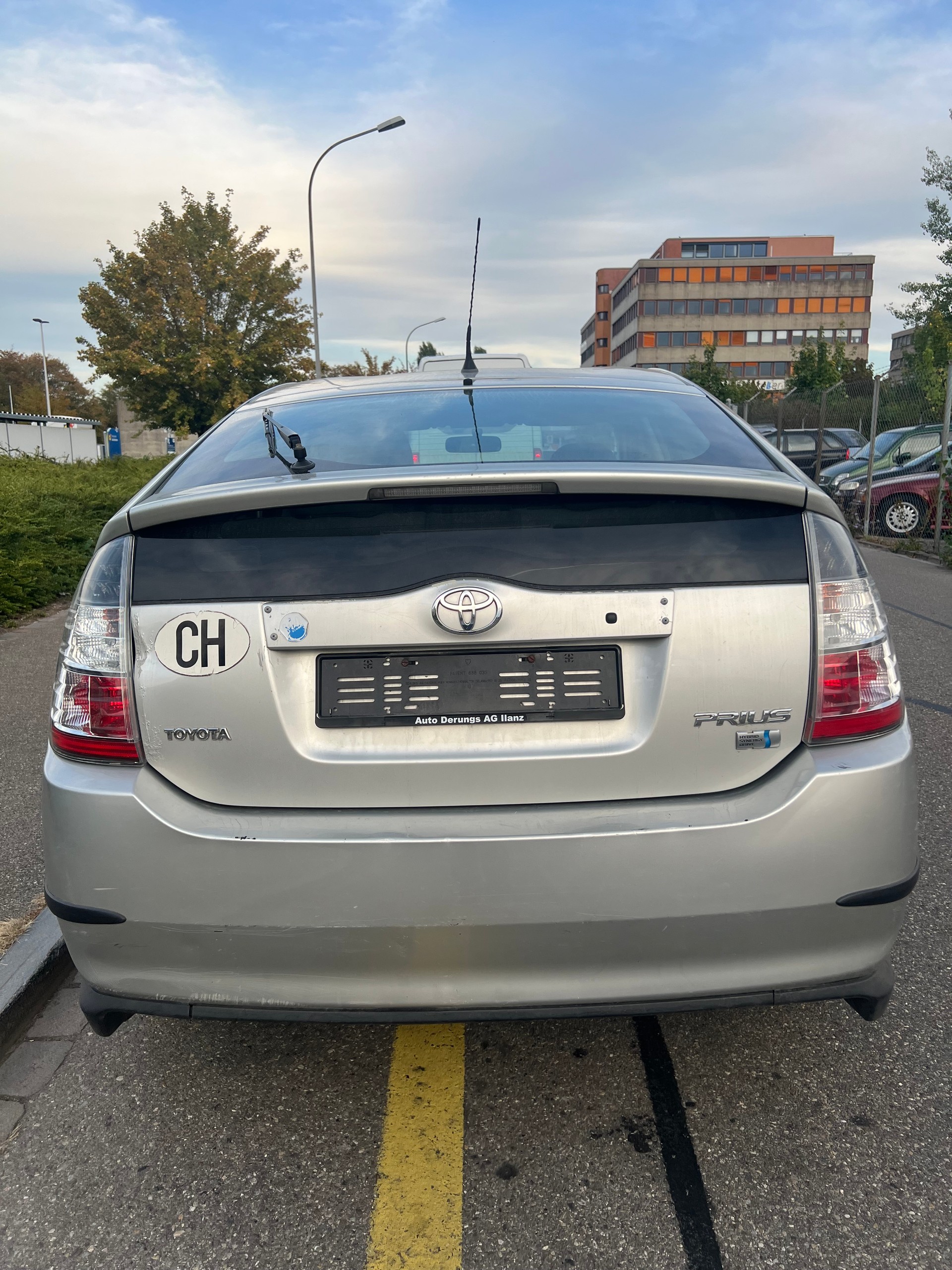 TOYOTA Prius 1.5 16V Hybrid-image-11