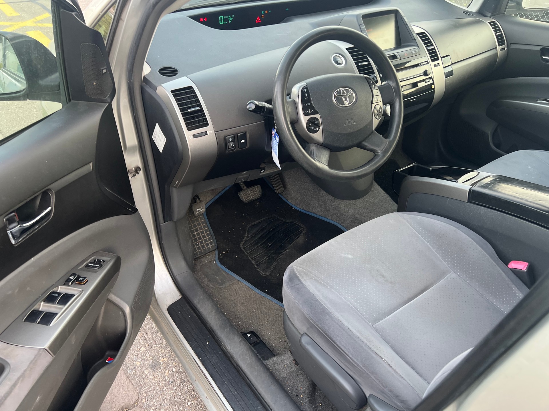 TOYOTA Prius 1.5 16V Hybrid-image-9