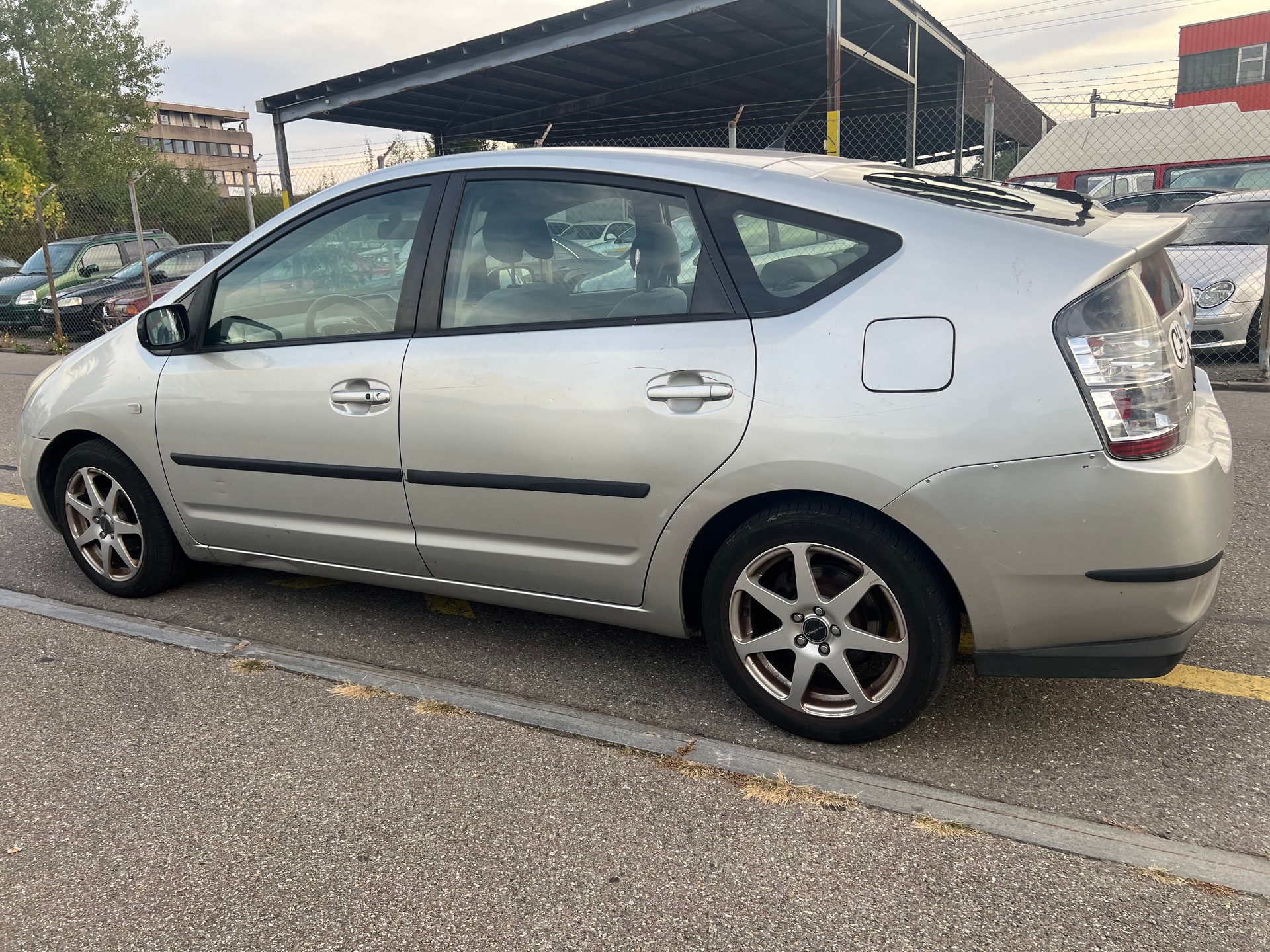 TOYOTA Prius 1.5 16V Hybrid-image-14
