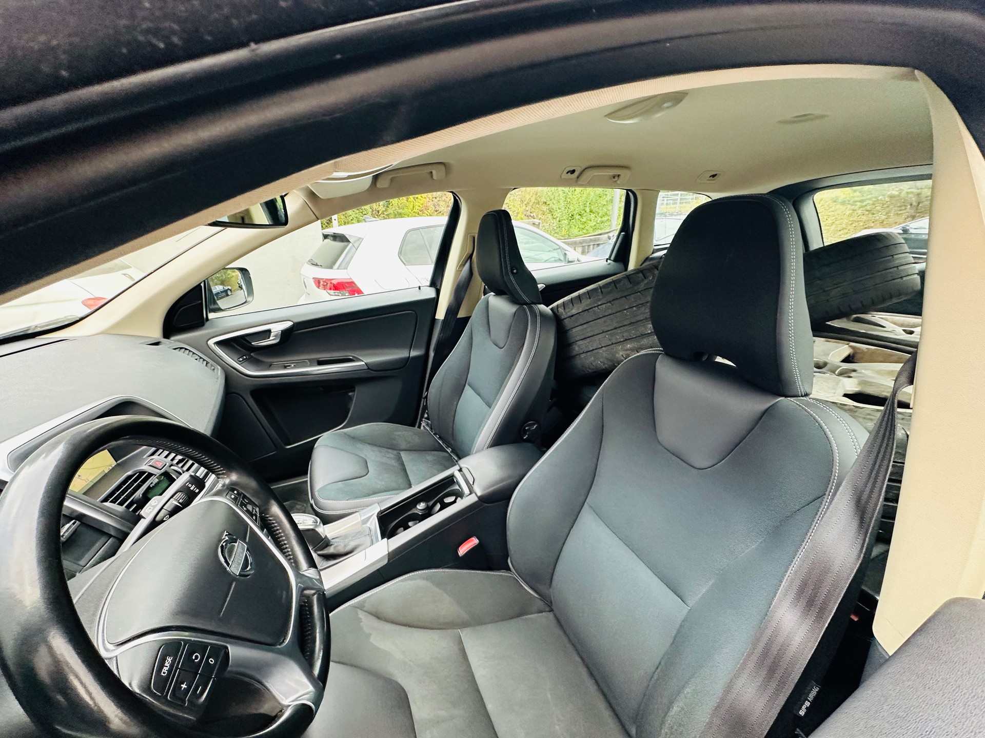 VOLVO XC60 D4 AWD Summum Geartronic-image-7