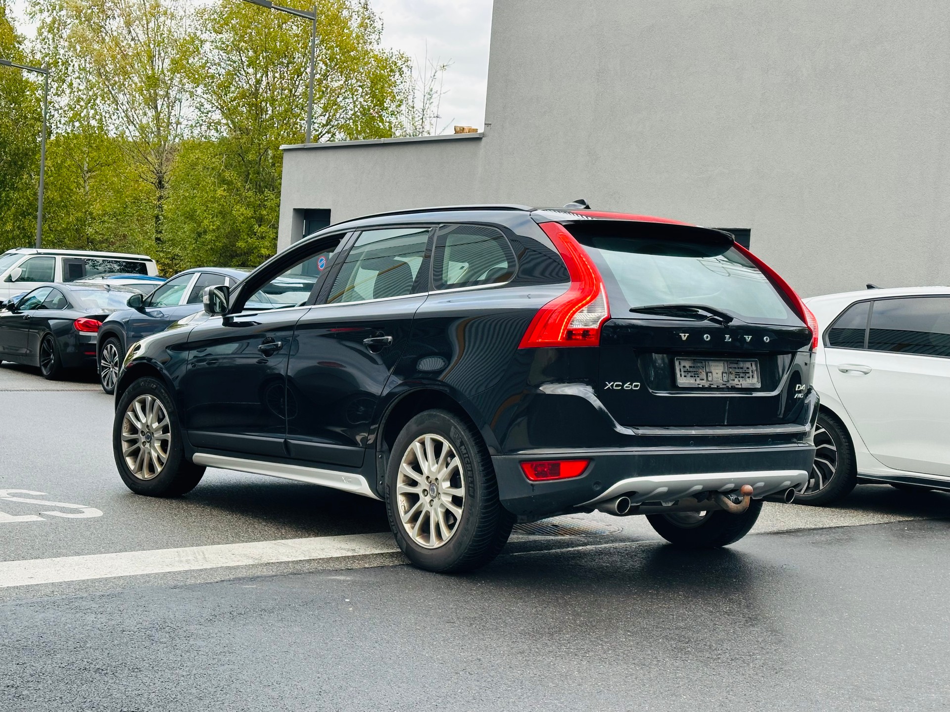 VOLVO XC60 D4 AWD Summum Geartronic-image-4