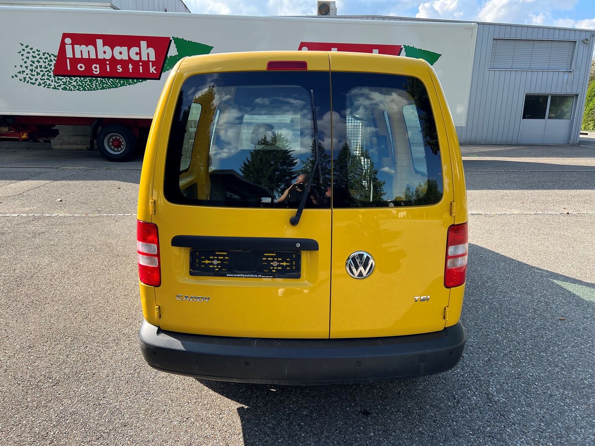 VW Caddy Maxi 1.2 TSI-image-4