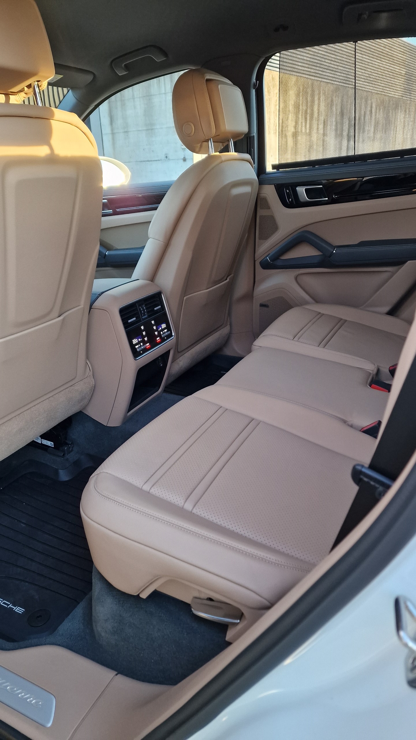 PORSCHE Cayenne S-image-10