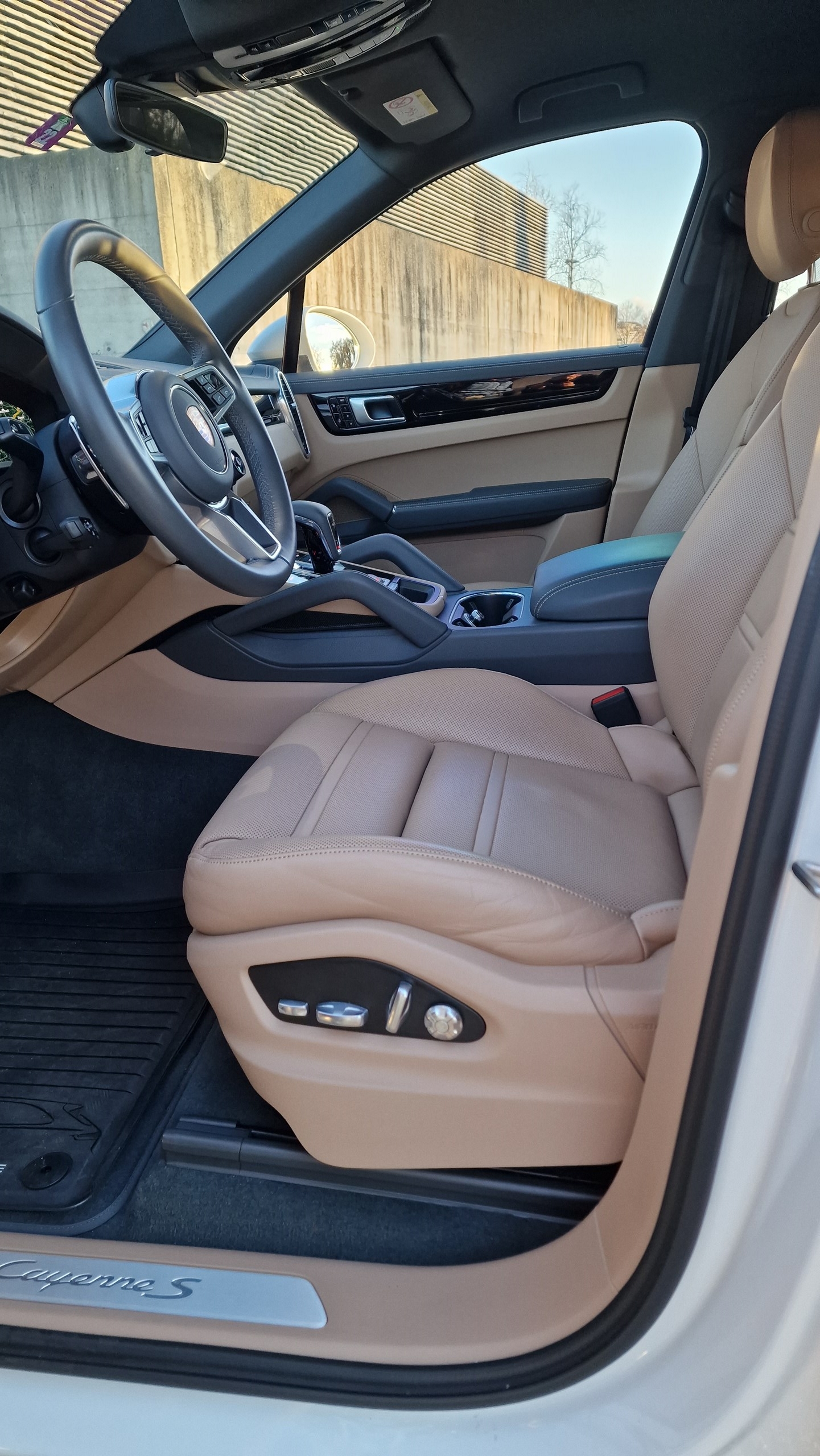 PORSCHE Cayenne S-image-11