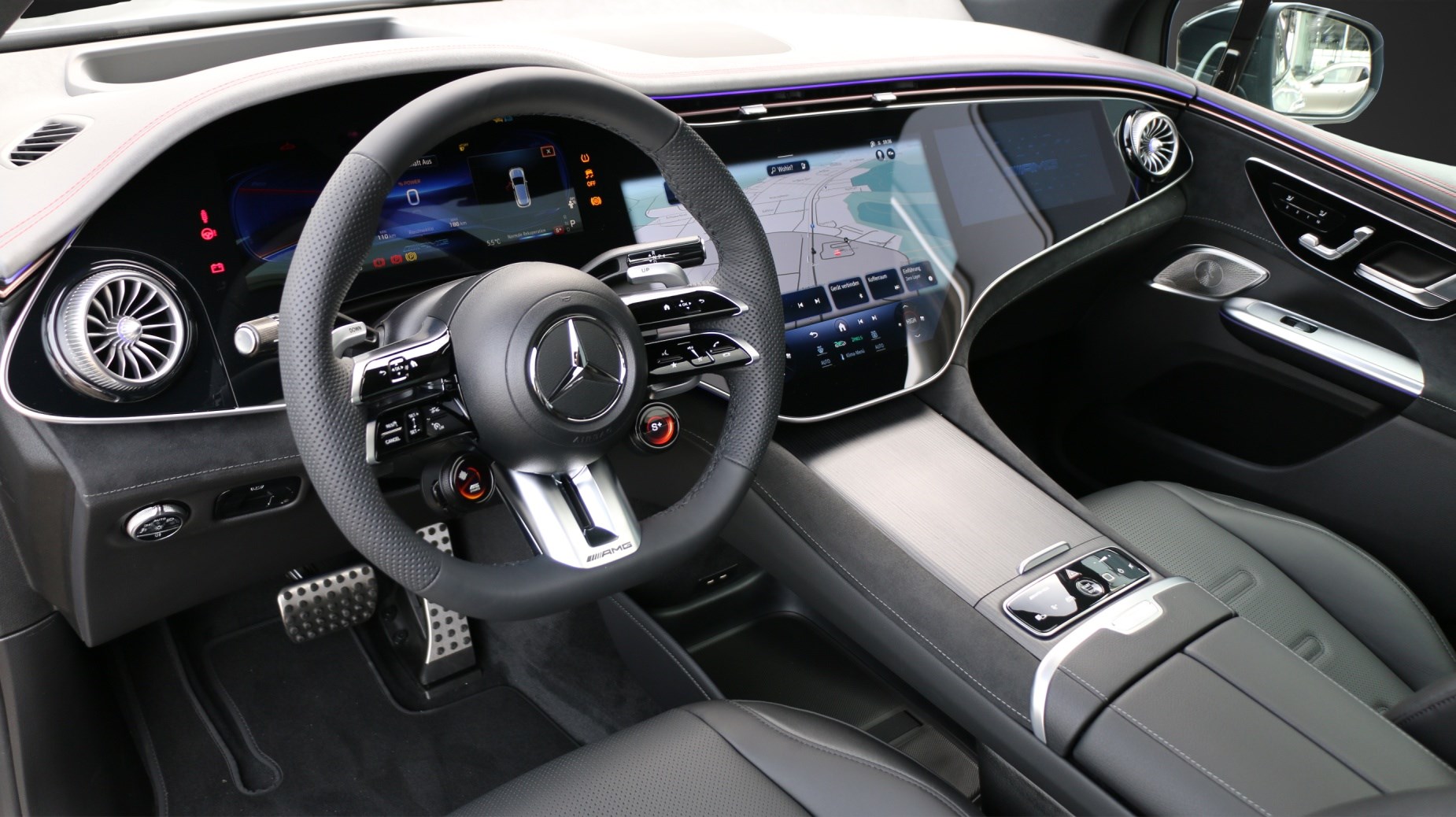 MERCEDES-BENZ EQE SUV AMG 43 4MATIC Executive Edition-image-5