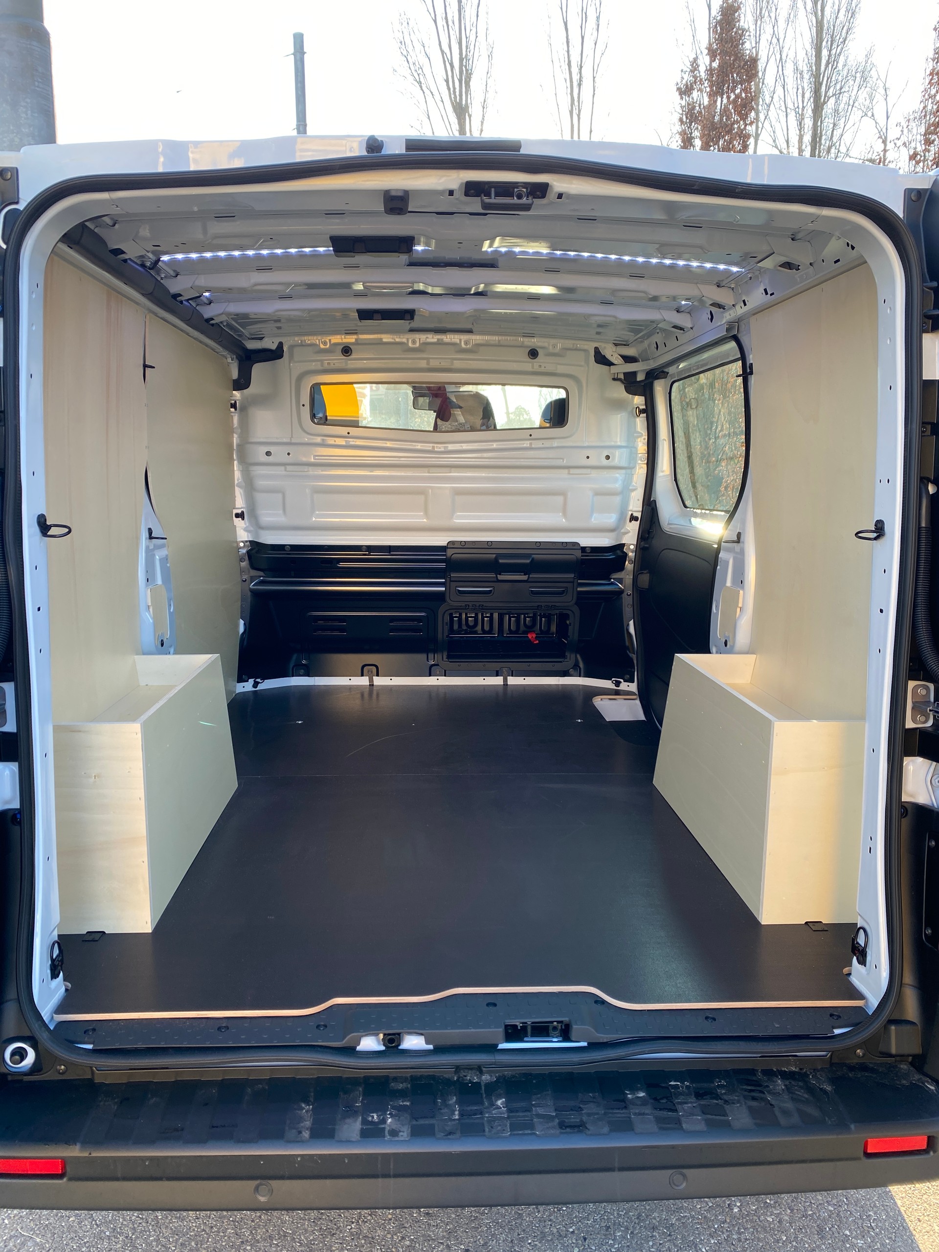 RENAULT Trafic 2.0 Blue dCi 130 Advance L1H1-image-5