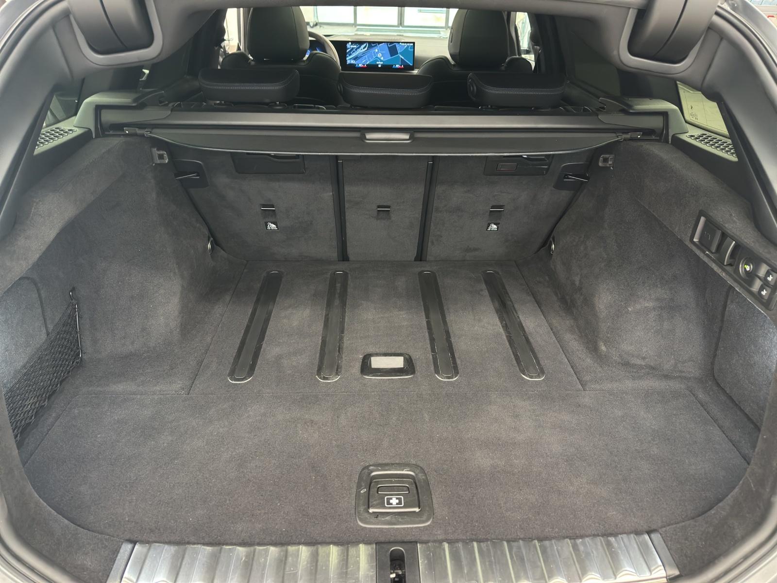 BMW 320d xDrive Touring M Sport-image-17