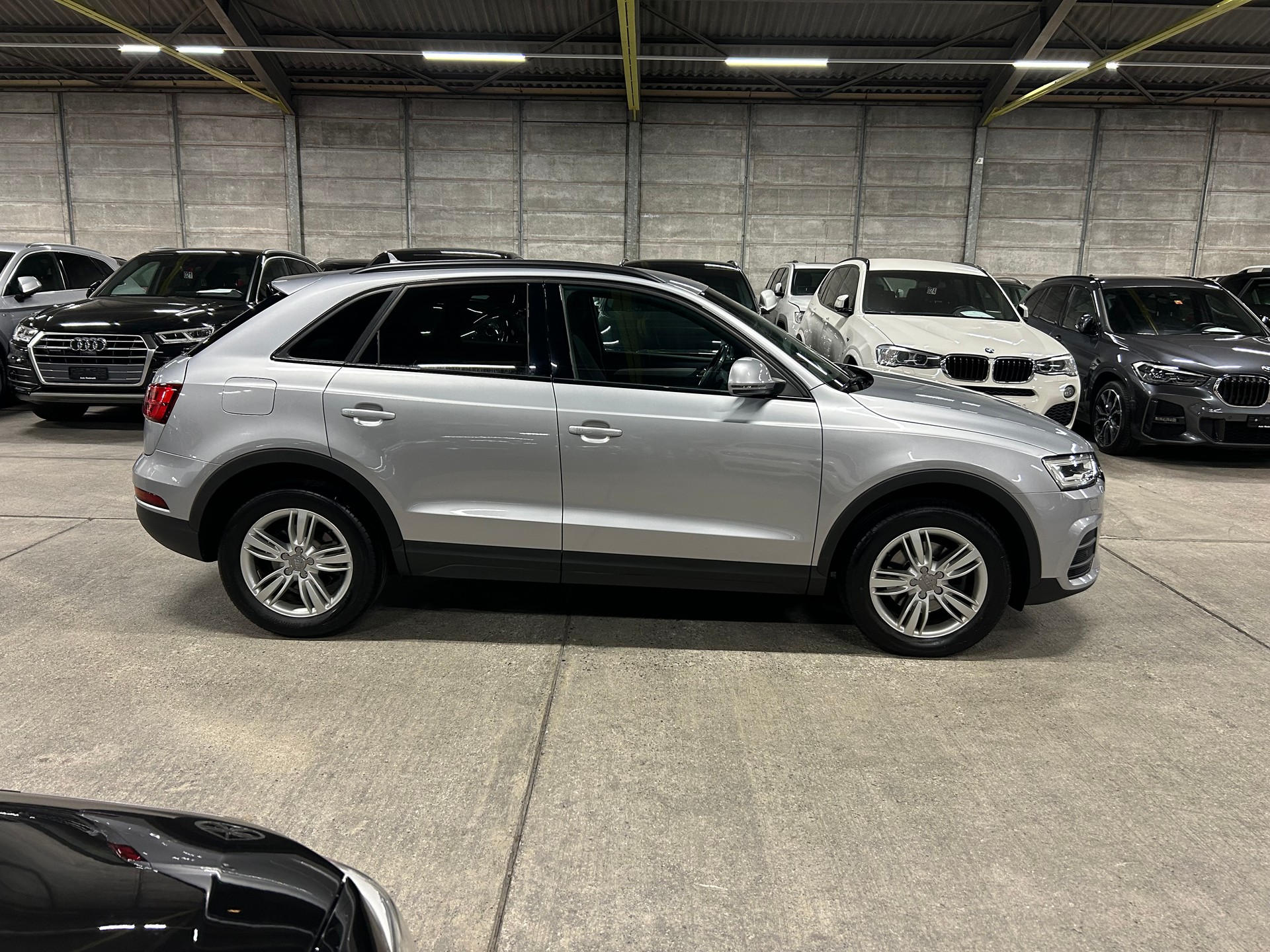 AUDI Q3 2.0 TDI quattro S-tronic-image-3