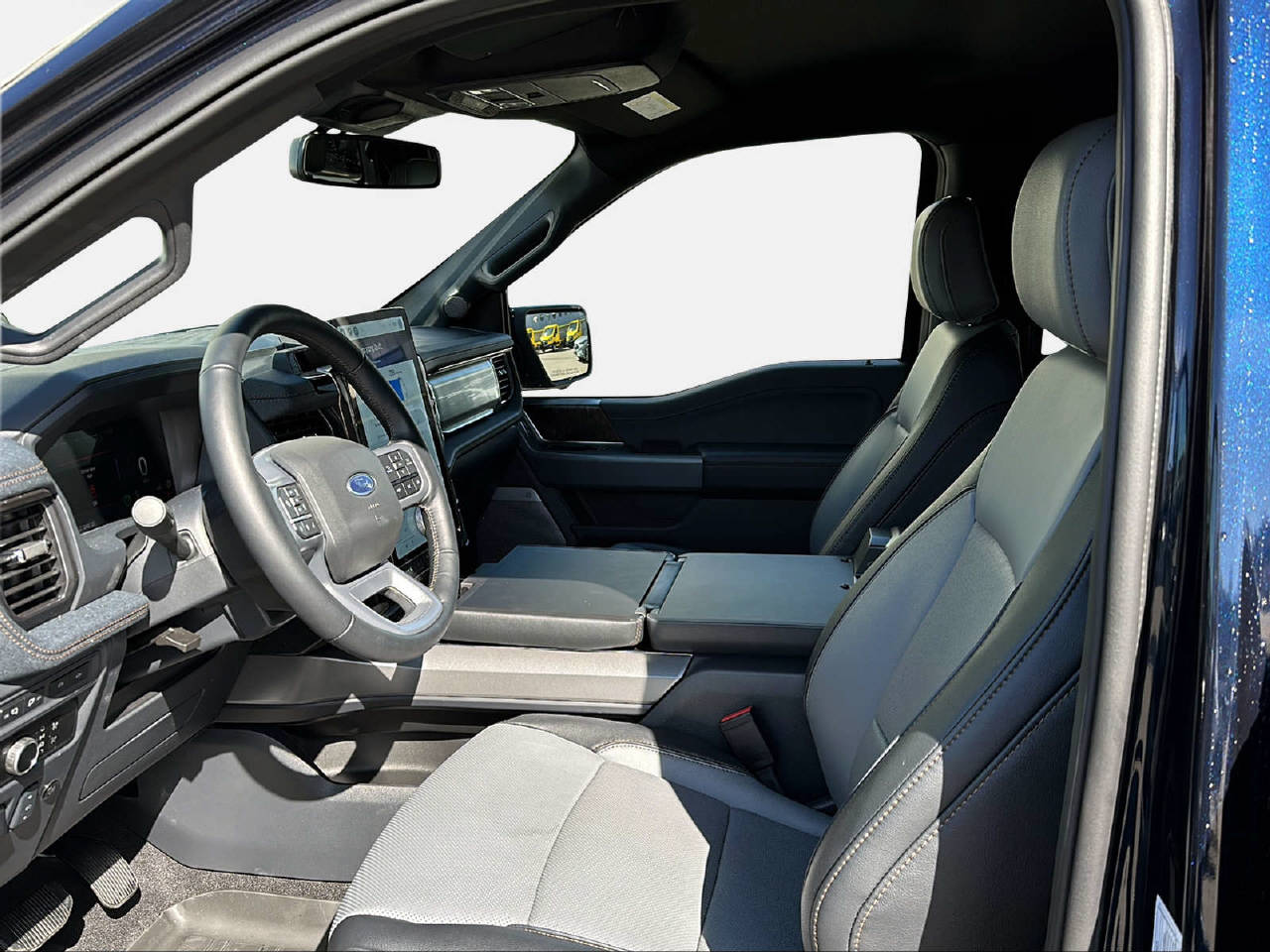 FORD F-150 Lightning DKab.Pick-up 98 kWh Lariat Launch Edition-image-10