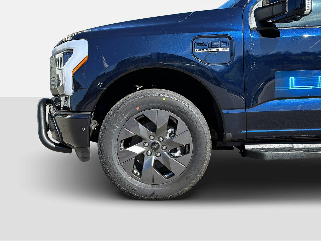 FORD F-150 Lightning DKab.Pick-up 98 kWh Lariat Launch Edition-image-8