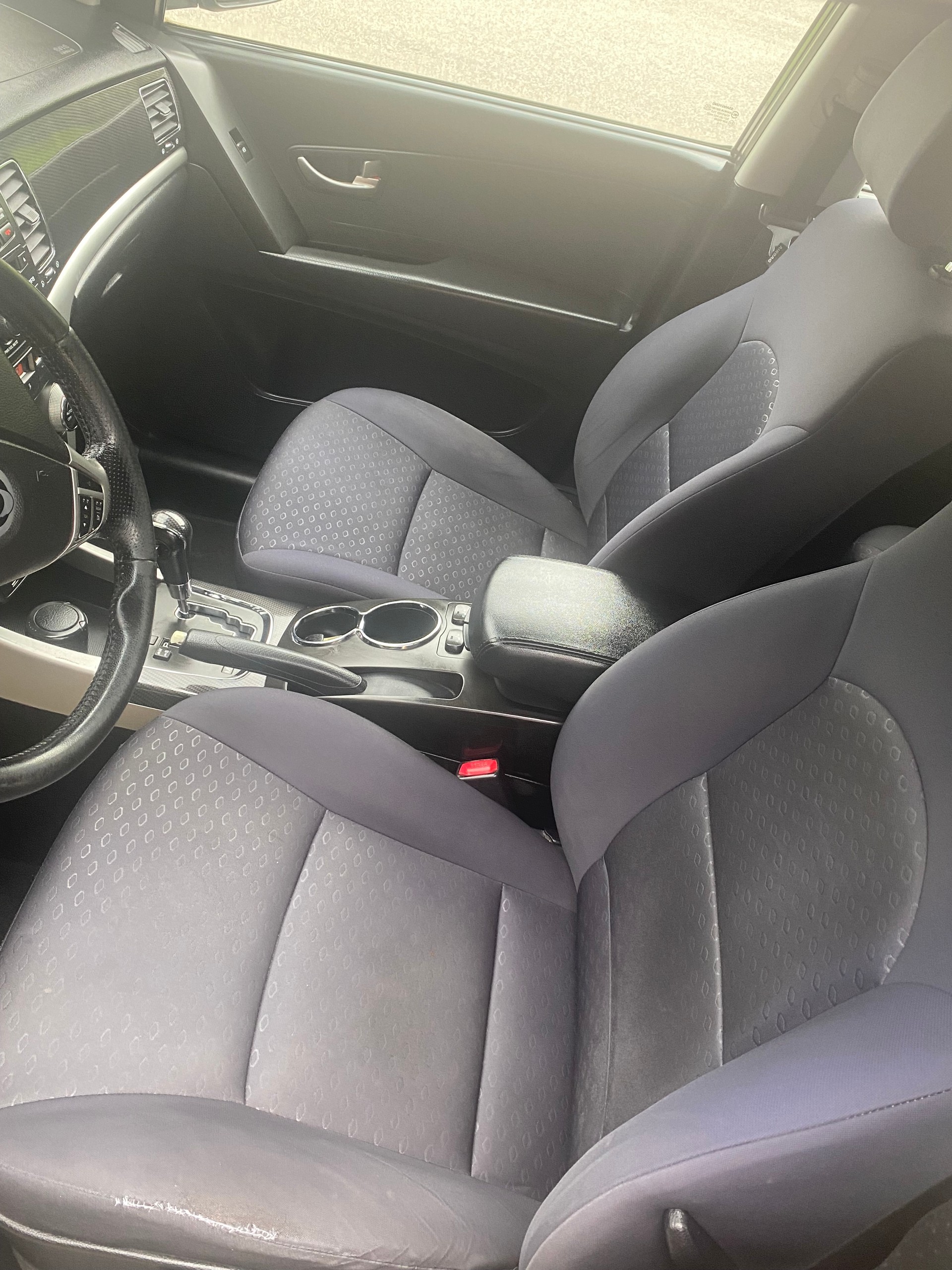 KGM-SsangYong Korando 2.0 e-XDI White Edition 4WD Automatic-image-4