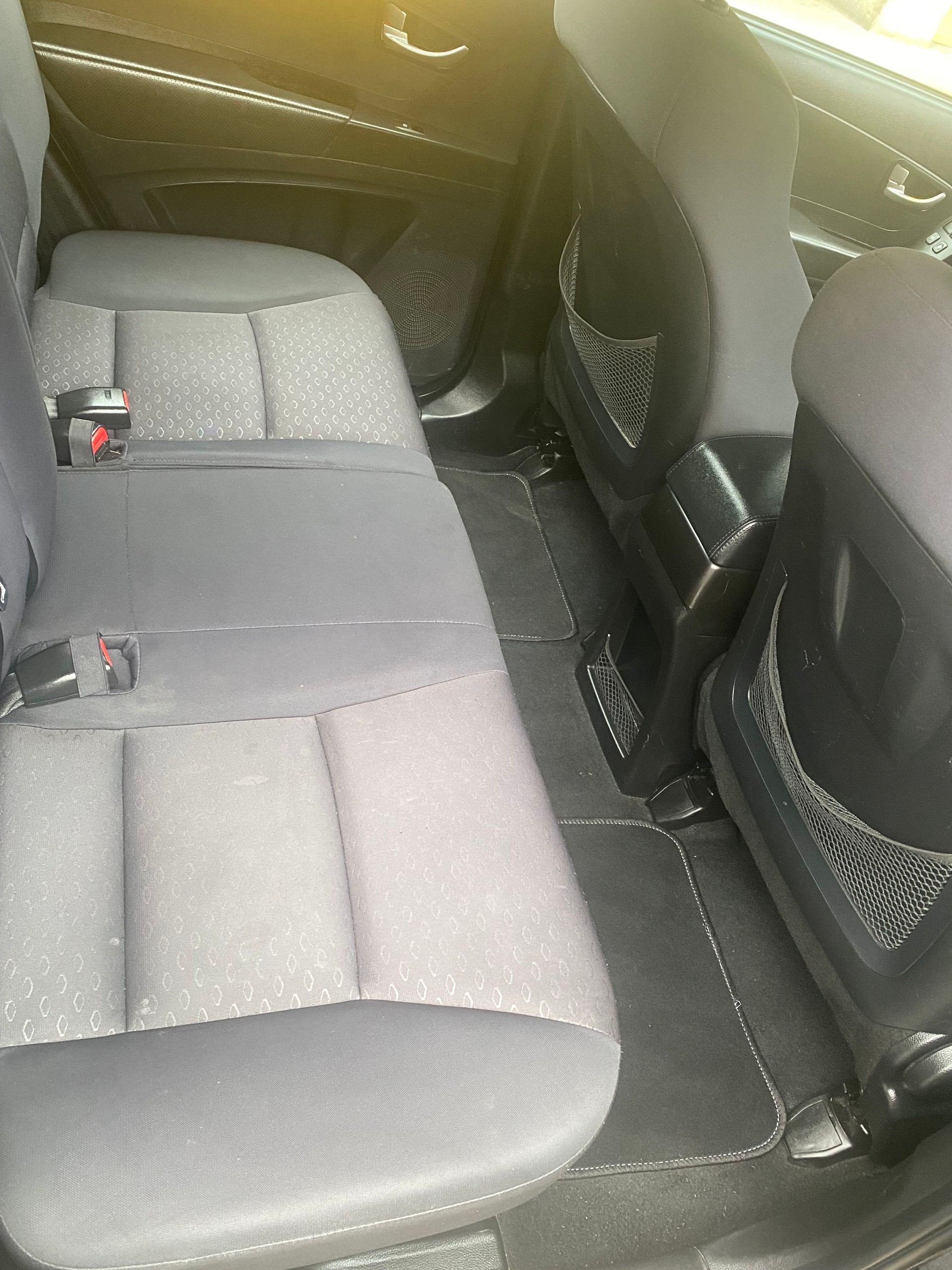 KGM-SsangYong Korando 2.0 e-XDI White Edition 4WD Automatic-image-6