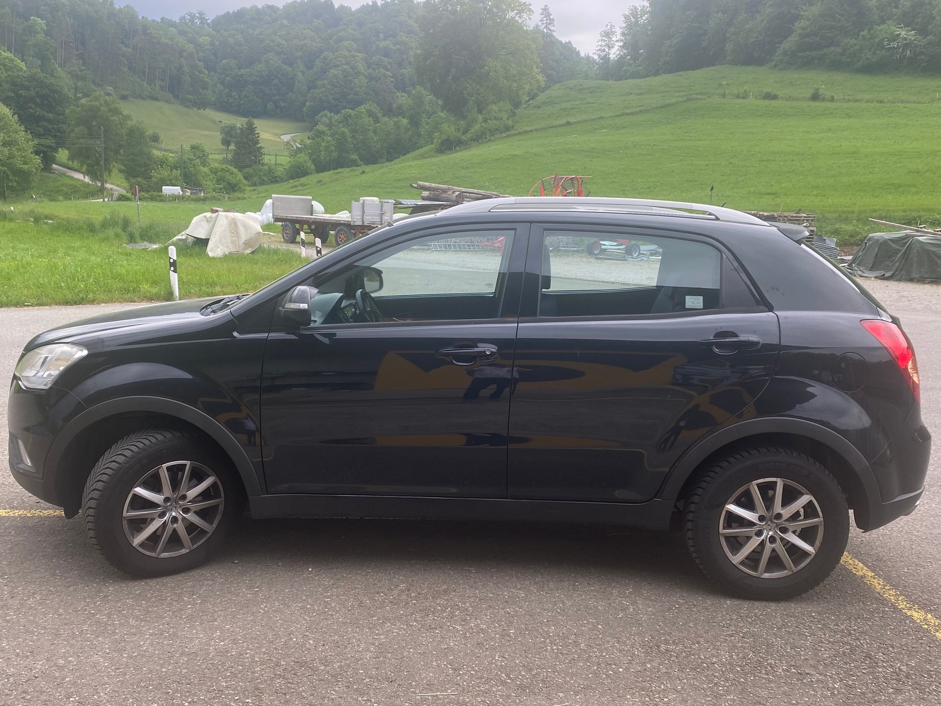 KGM-SsangYong Korando 2.0 e-XDI White Edition 4WD Automatic-image-1