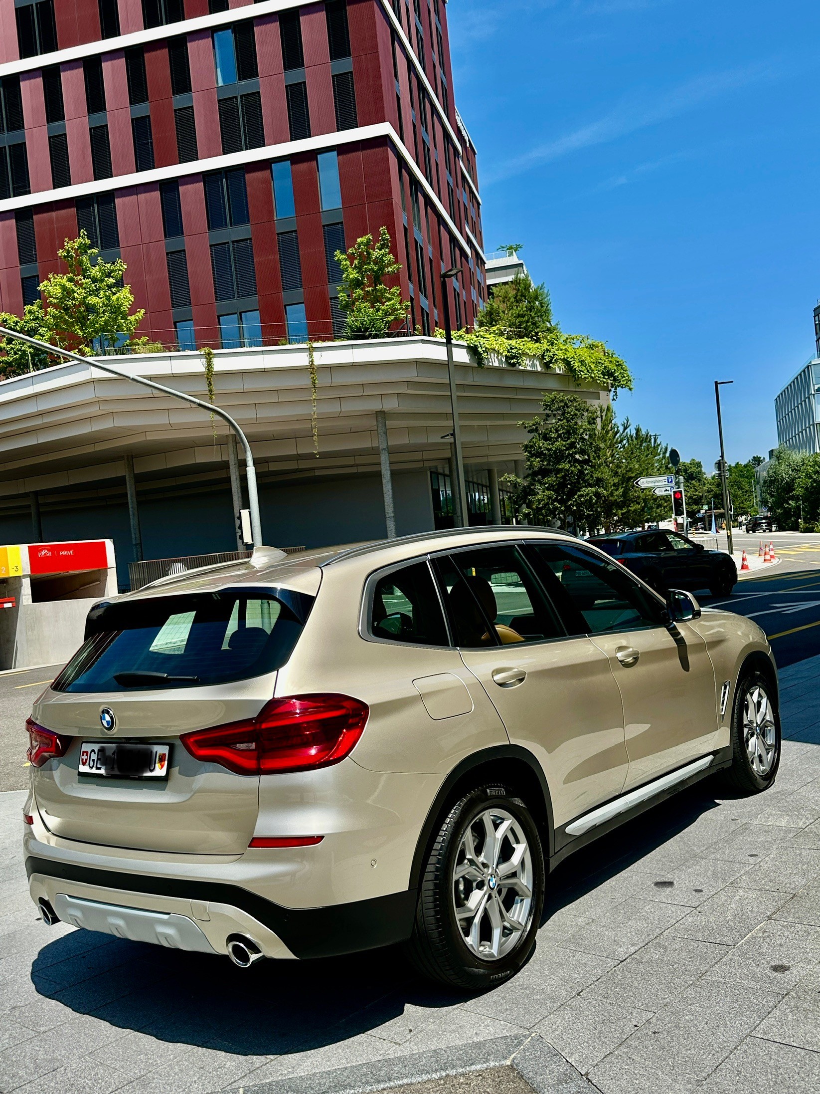 BMW X3 xDrive 20i Individual xLine Steptronic-image-1