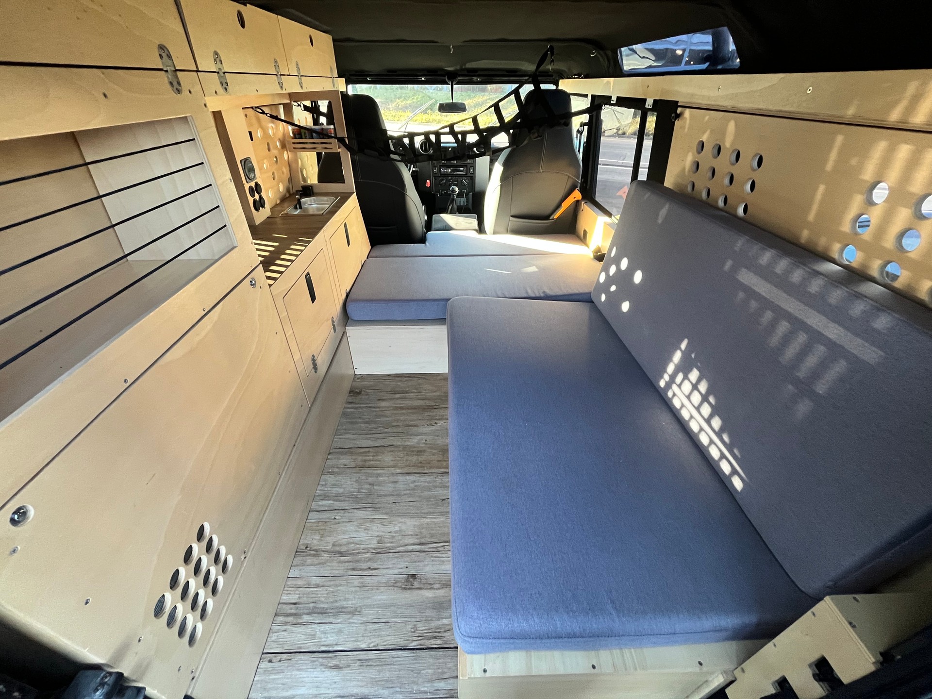 LAND ROVER Defender 110 SW 2.4Tdc-image-10