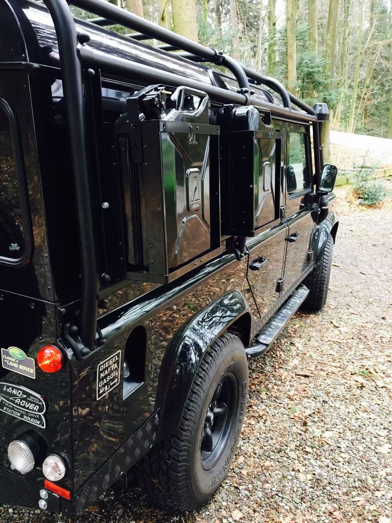LAND ROVER Defender 110 SW 2.4Tdc-image-3