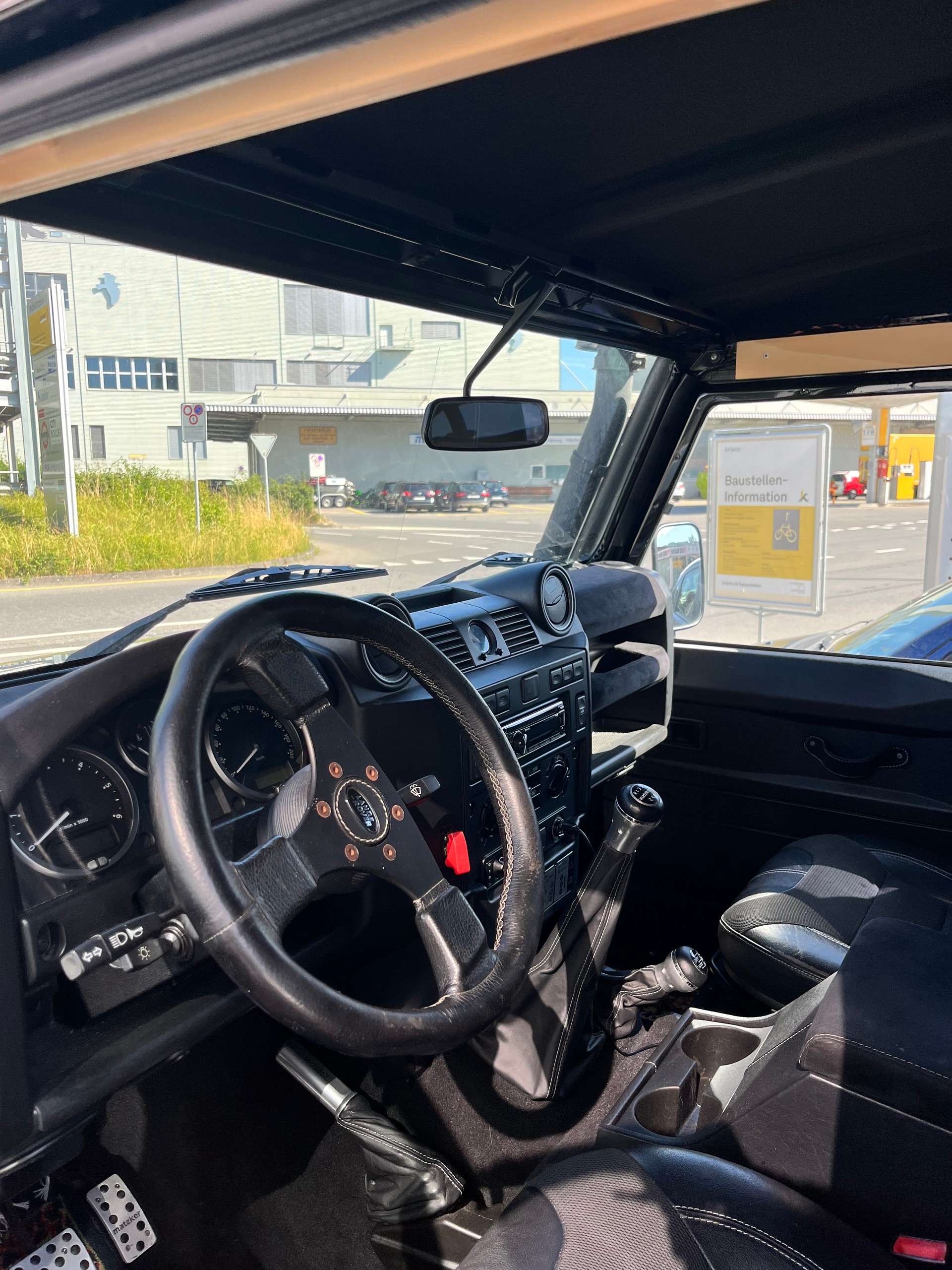 LAND ROVER Defender 110 SW 2.4Tdc-image-5