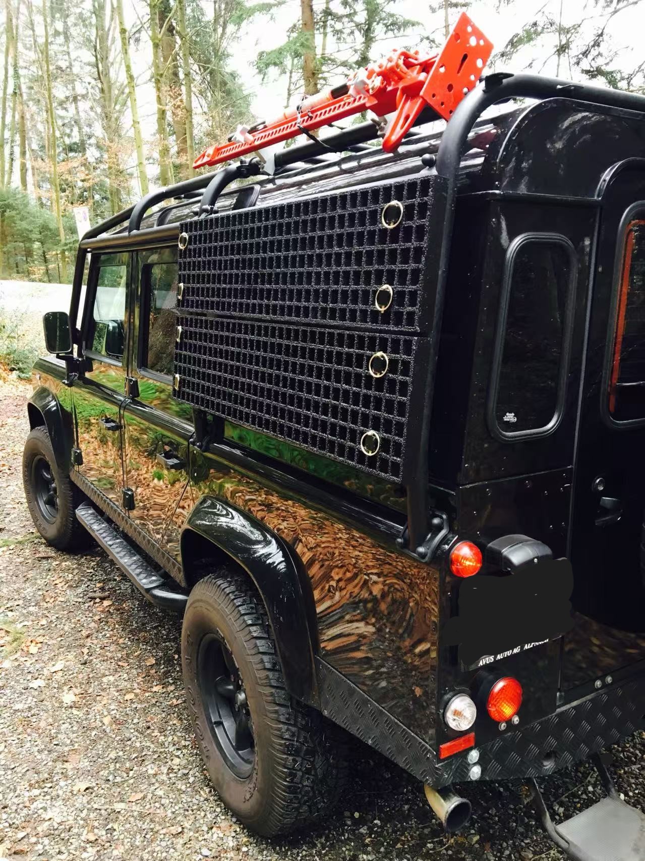 LAND ROVER Defender 110 SW 2.4Tdc-image-4