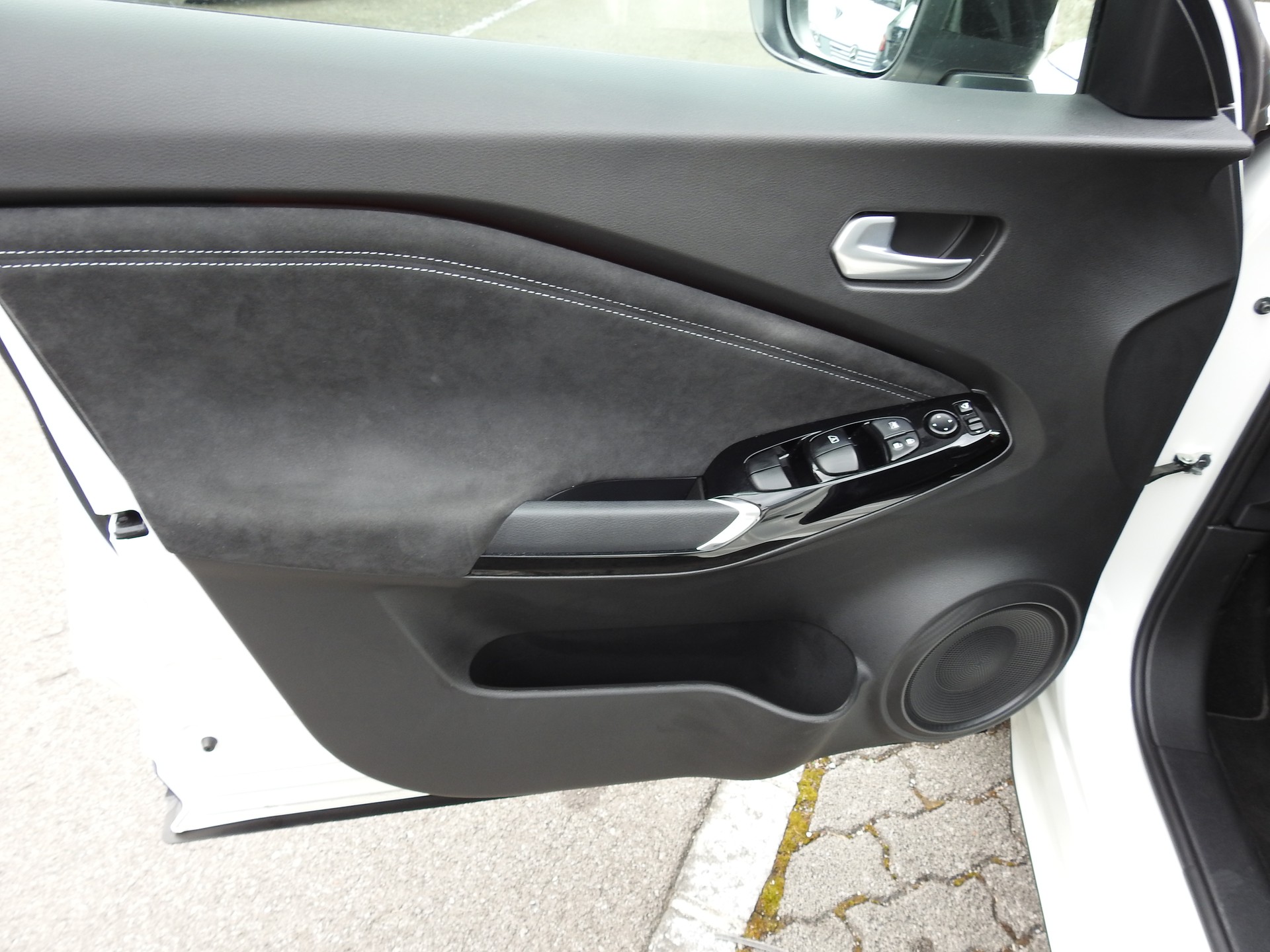 NISSAN Juke 1.0 DIG-T N-Design DCT-image-9