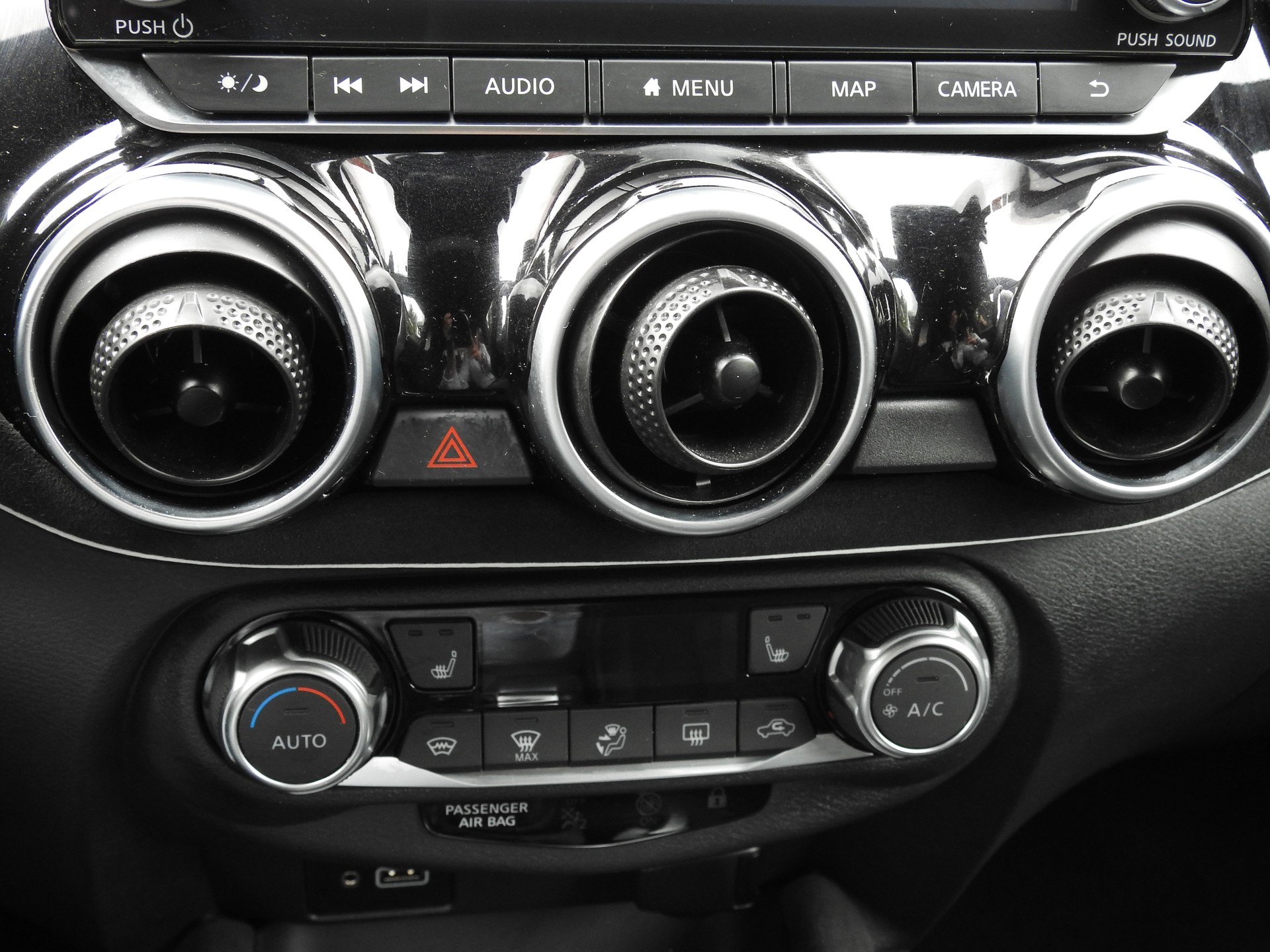 NISSAN Juke 1.0 DIG-T N-Design DCT-image-19