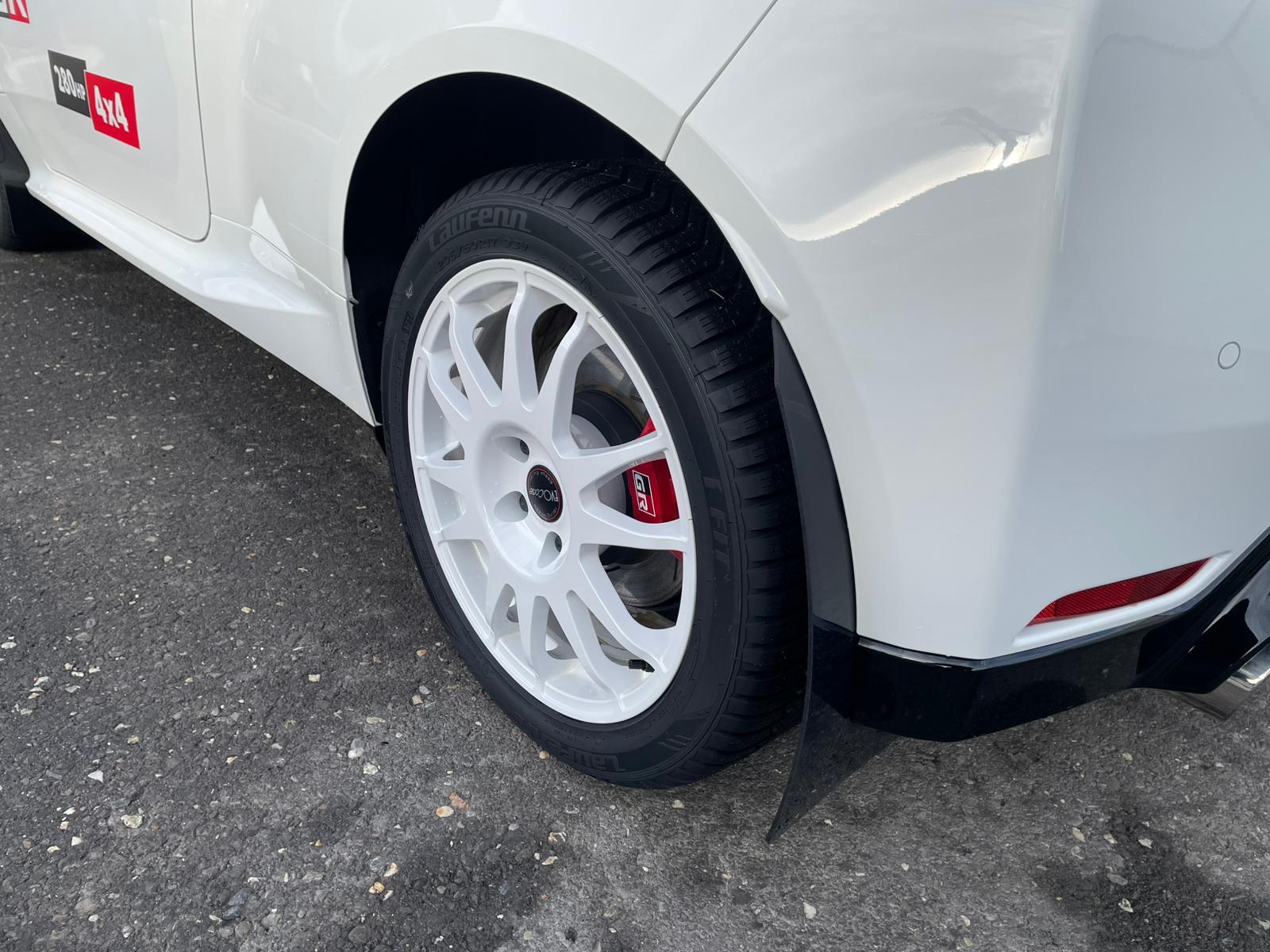 TOYOTA GR Yaris 1.6 Turbo Sport 4x4-image-5