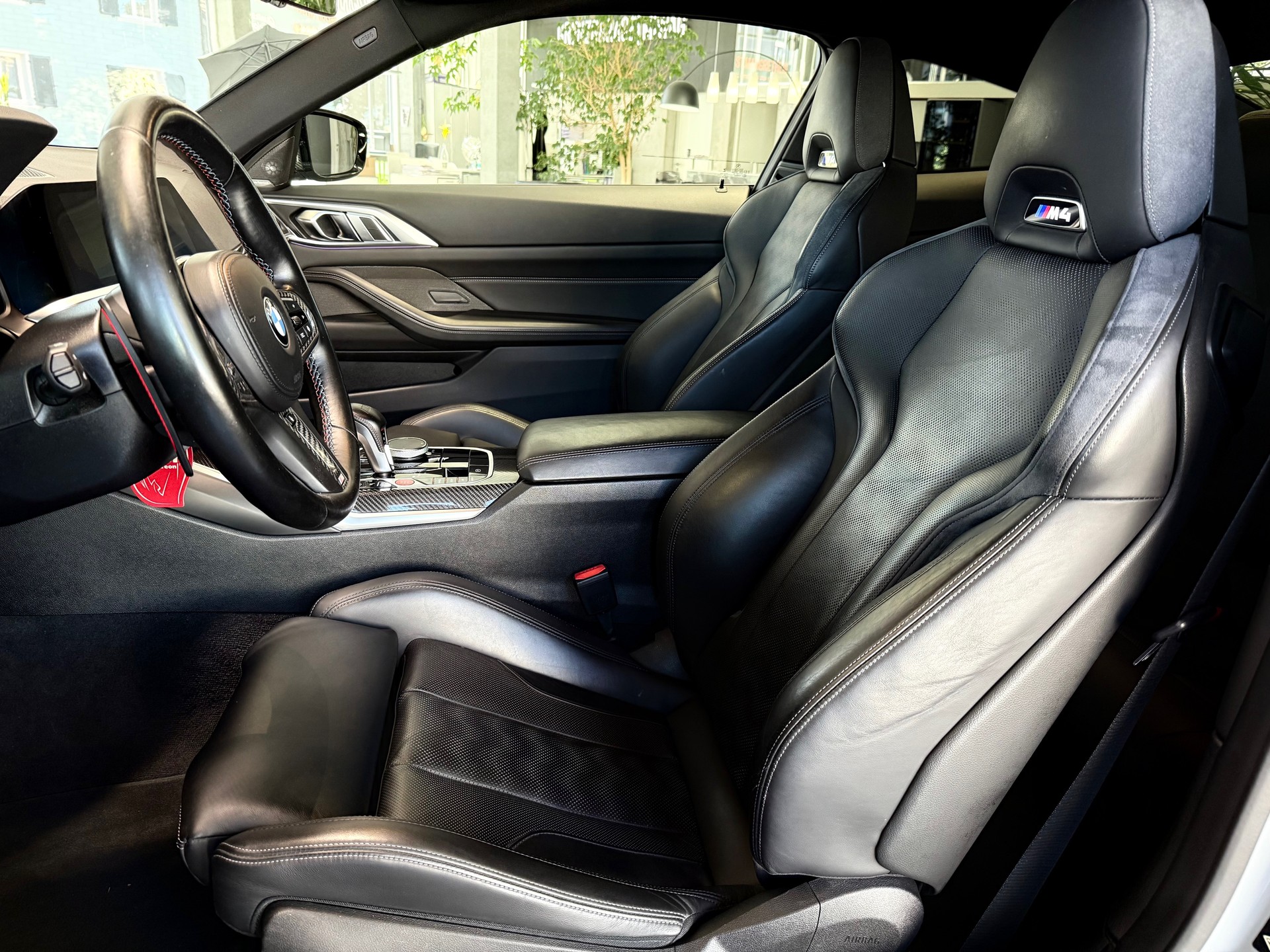 BMW M4 Coupé Competition xDrive-image-10