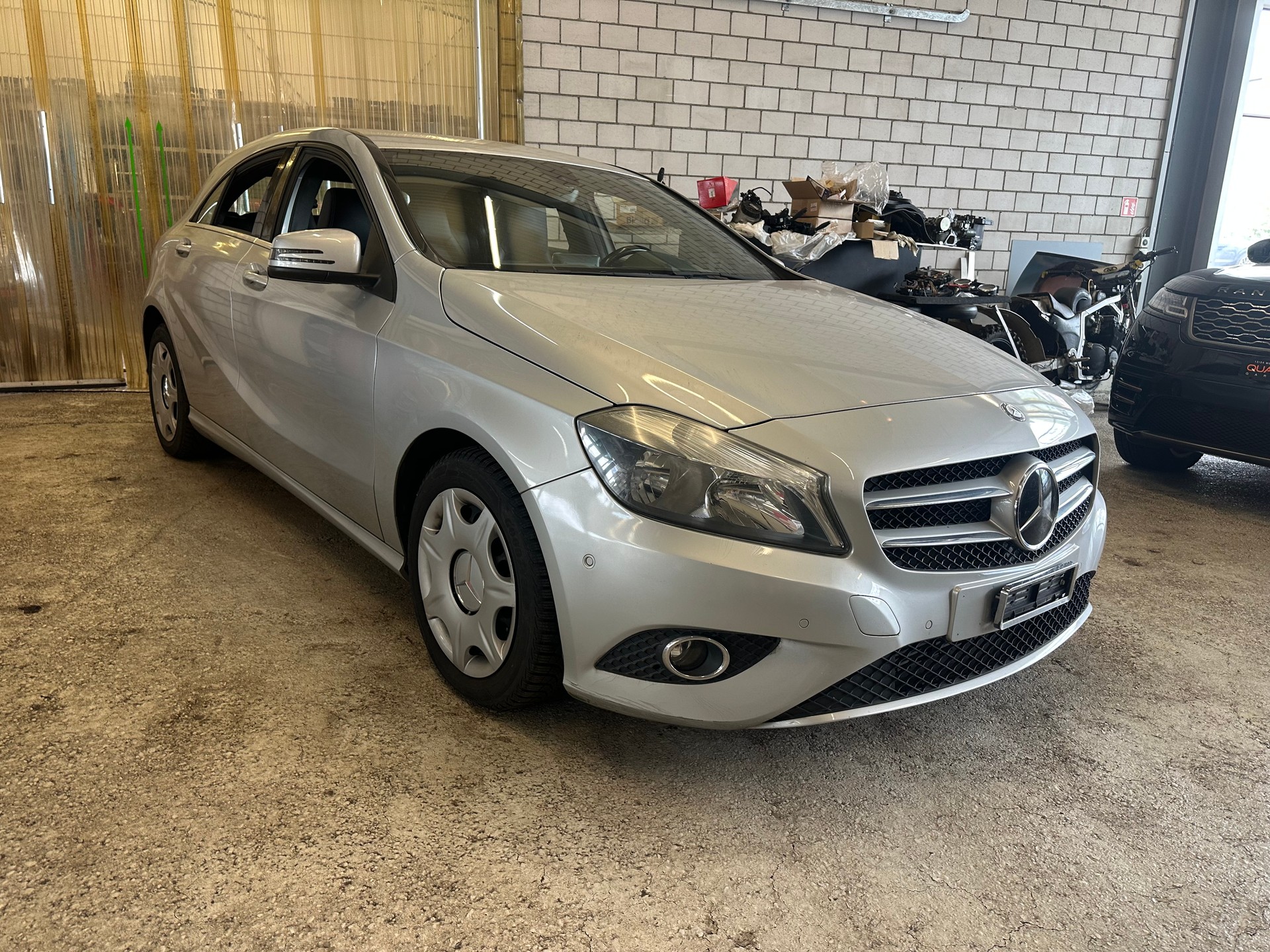 MERCEDES-BENZ A 180 Style-showroom-element-1