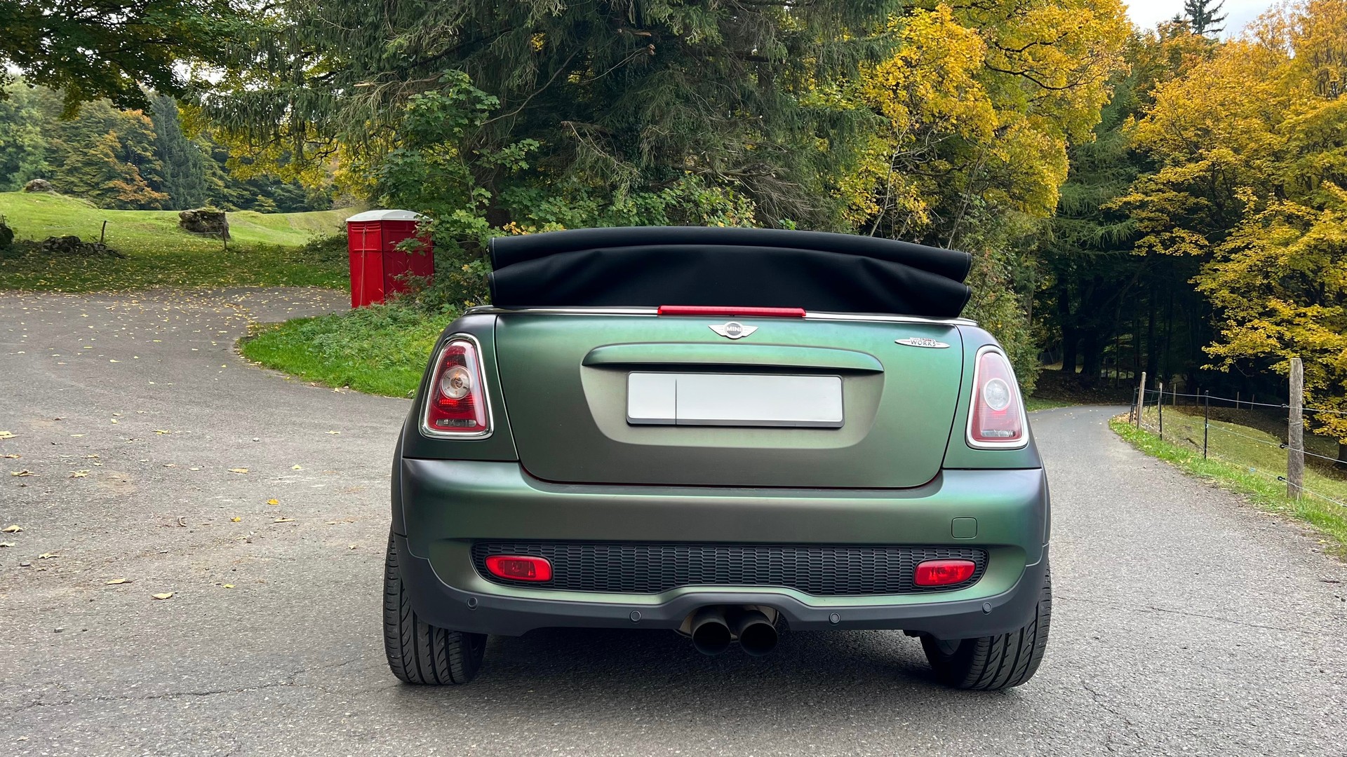 MINI Cooper John Cooper Works Cabriolet-image-1