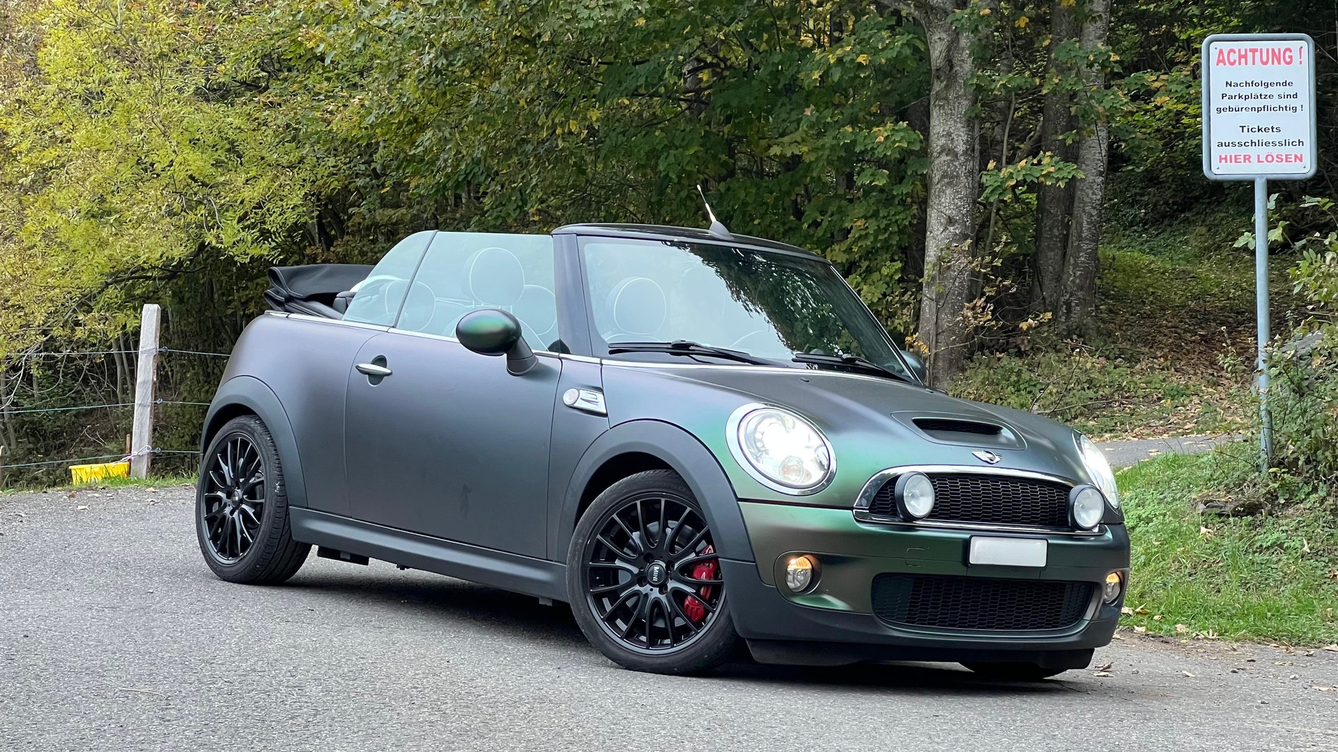MINI Cooper John Cooper Works Cabriolet-image-2