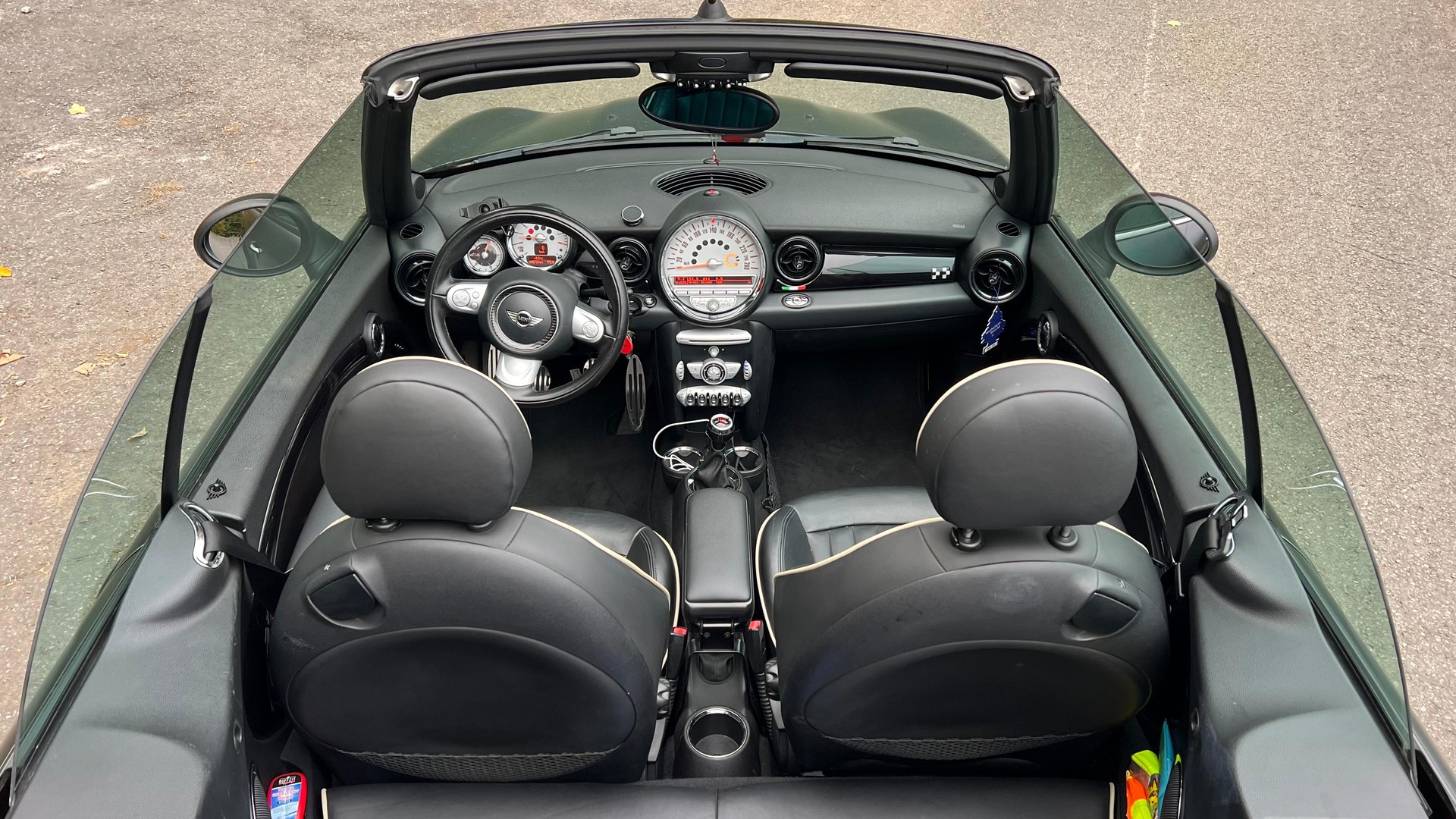 MINI Cooper John Cooper Works Cabriolet-image-5