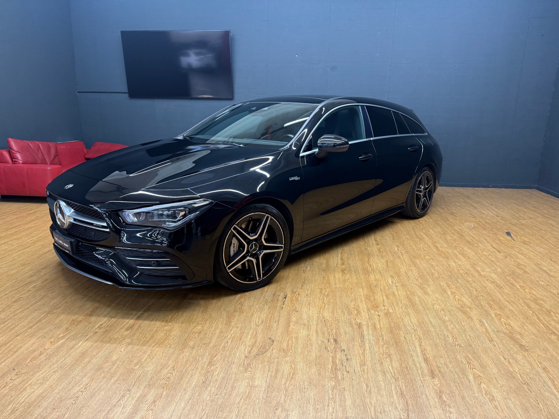 MERCEDES-BENZ CLA 35 4M - SB - AMG / Rückfahrkamera / Panorama-Dach / Multibeam LED-image-1